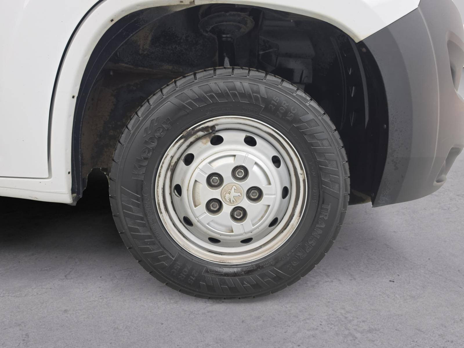 Vente en ligne Peugeot Boxer Fourgon BOXER TOLE 330 L1H1 BLUEHDI 120 S&S au prix de 17 990 €