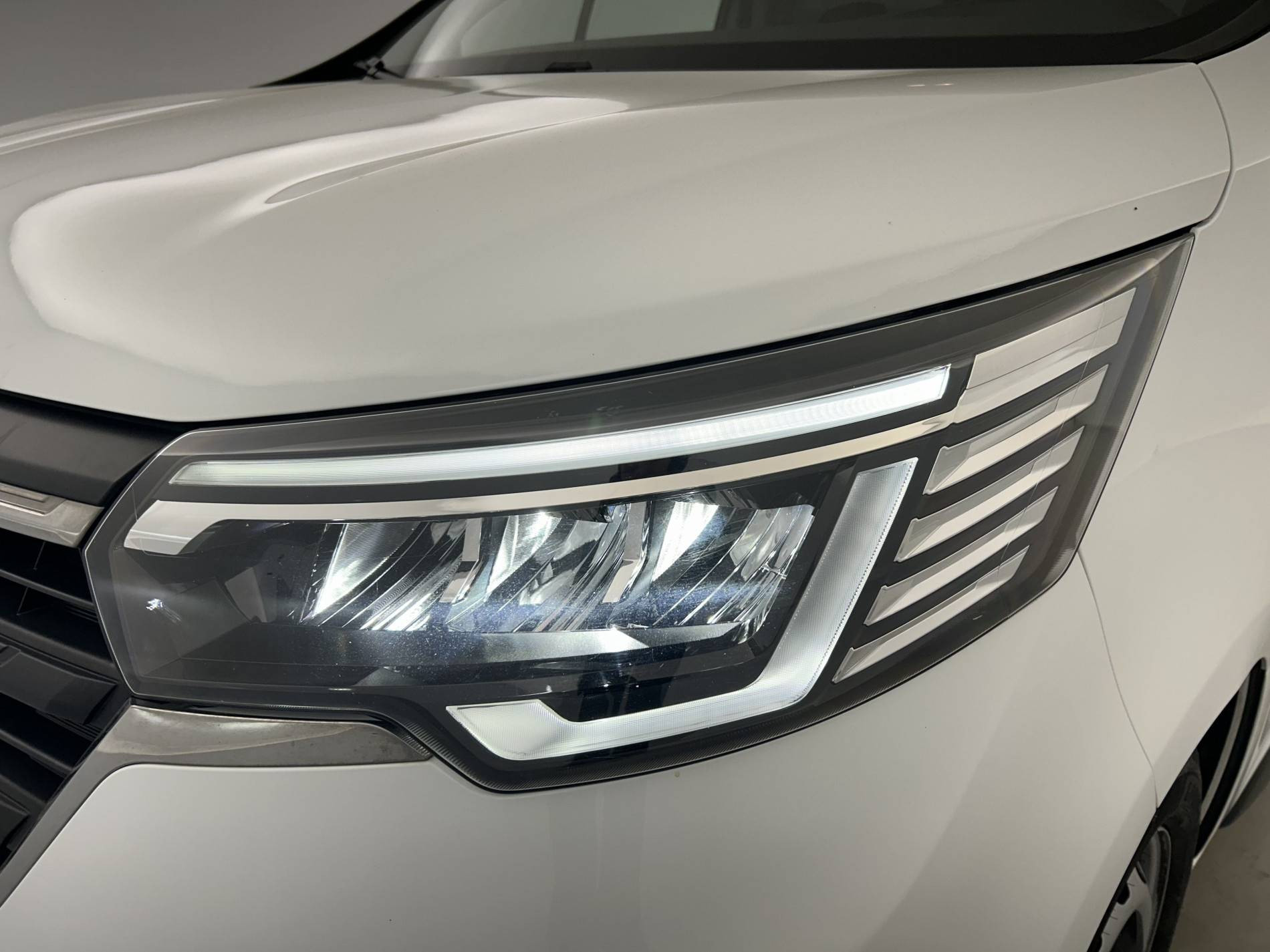 Vente en ligne Renault Trafic 3 Fourgon TRAFIC FG BLUE DCI 130 L1H1 3T GSR2 au prix de 25 390 €