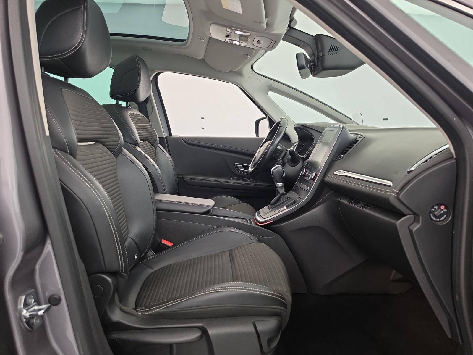 Vente en ligne Renault Grand Scenic 4 Grand Scenic Blue dCi 150 EDC au prix de 16 490 €