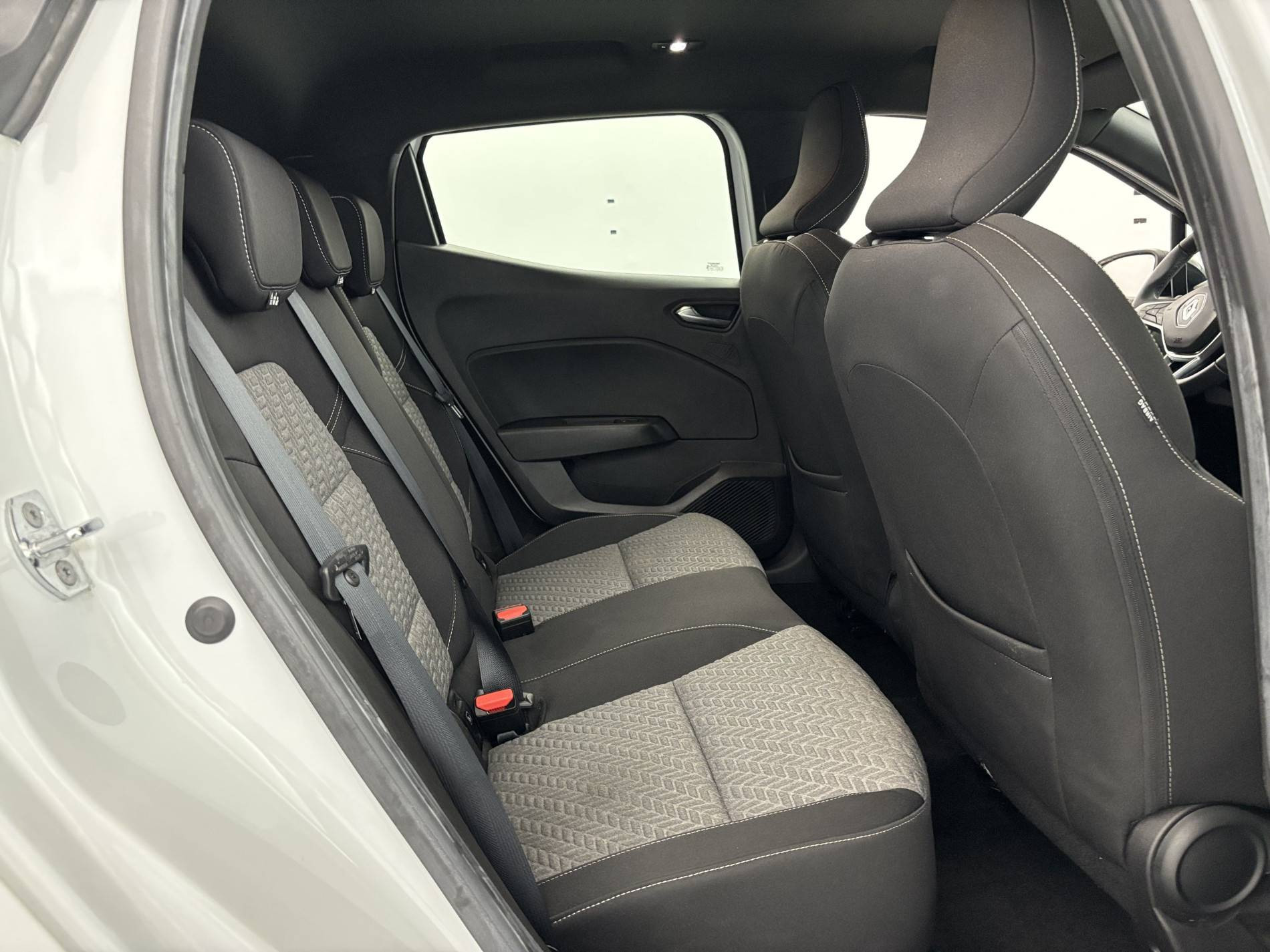 Vente en ligne Renault Clio 5 Clio TCe 90 - 21N au prix de 14 290 €