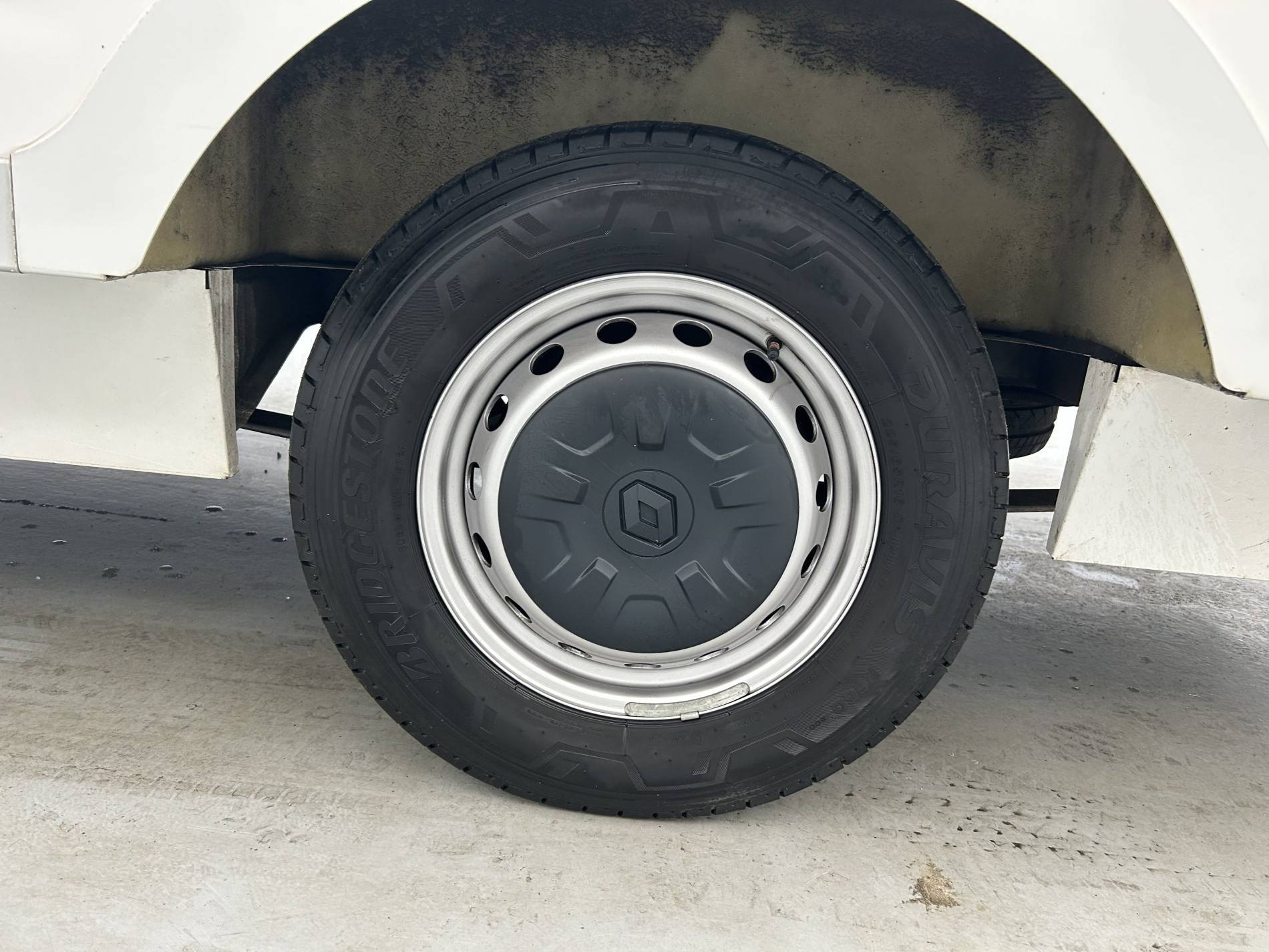 Vente en ligne Renault Master 3 Châssis Cabine MASTER PHC TRAC F3500 L3H1 BLUE DCI 145 EURO VI au prix de 30 990 €