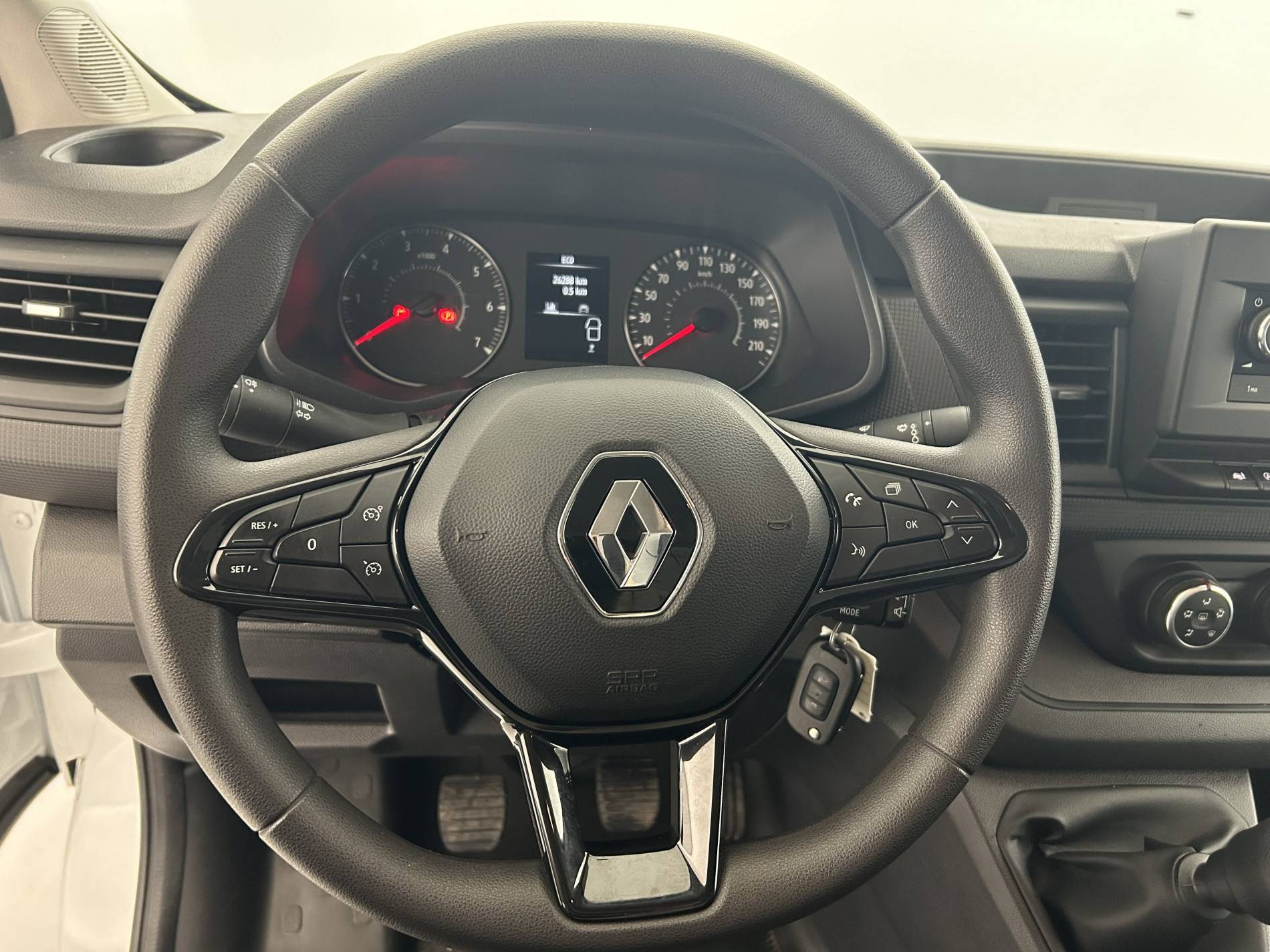 Vente en ligne Renault Trafic 3 Fourgon TRAFIC FG BLUE DCI 130 L1H1 3T GSR2 au prix de 23 990 €