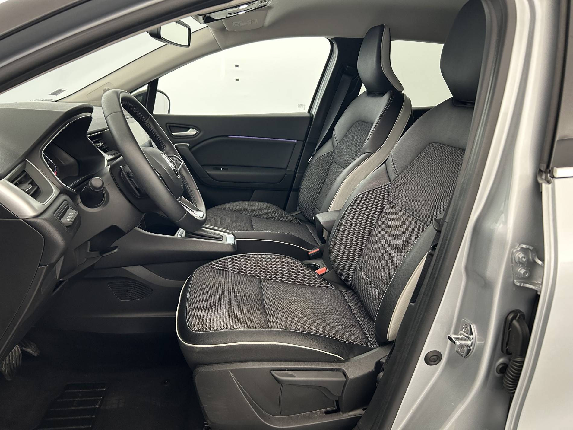 Vente en ligne Renault Captur  TCe 140 EDC - 21 au prix de 17 990 €