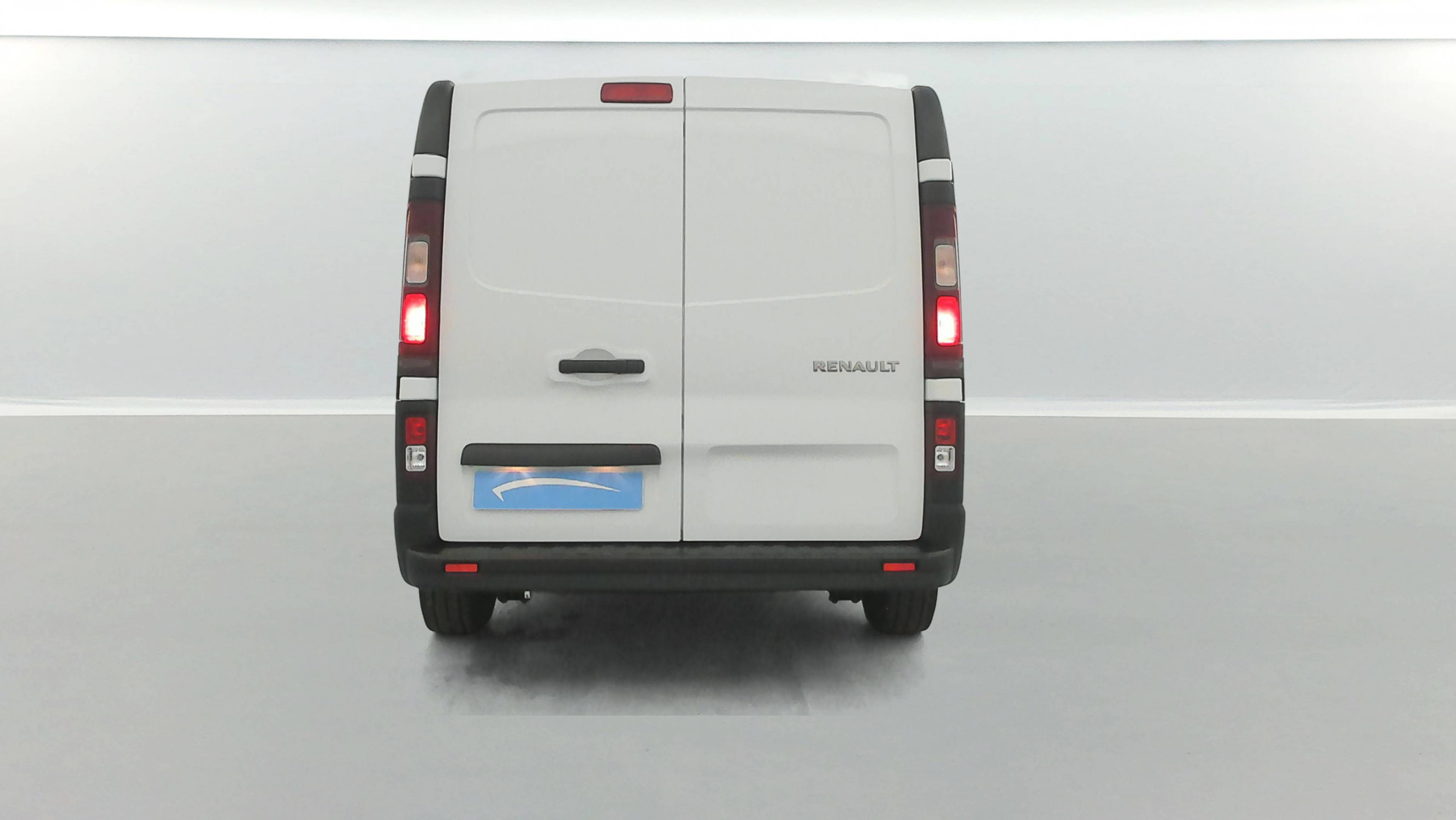 Vente en ligne Renault Trafic 3 Fourgon TRAFIC PC L2H1 3T BLUE DCI 150 au prix de 24 990 €