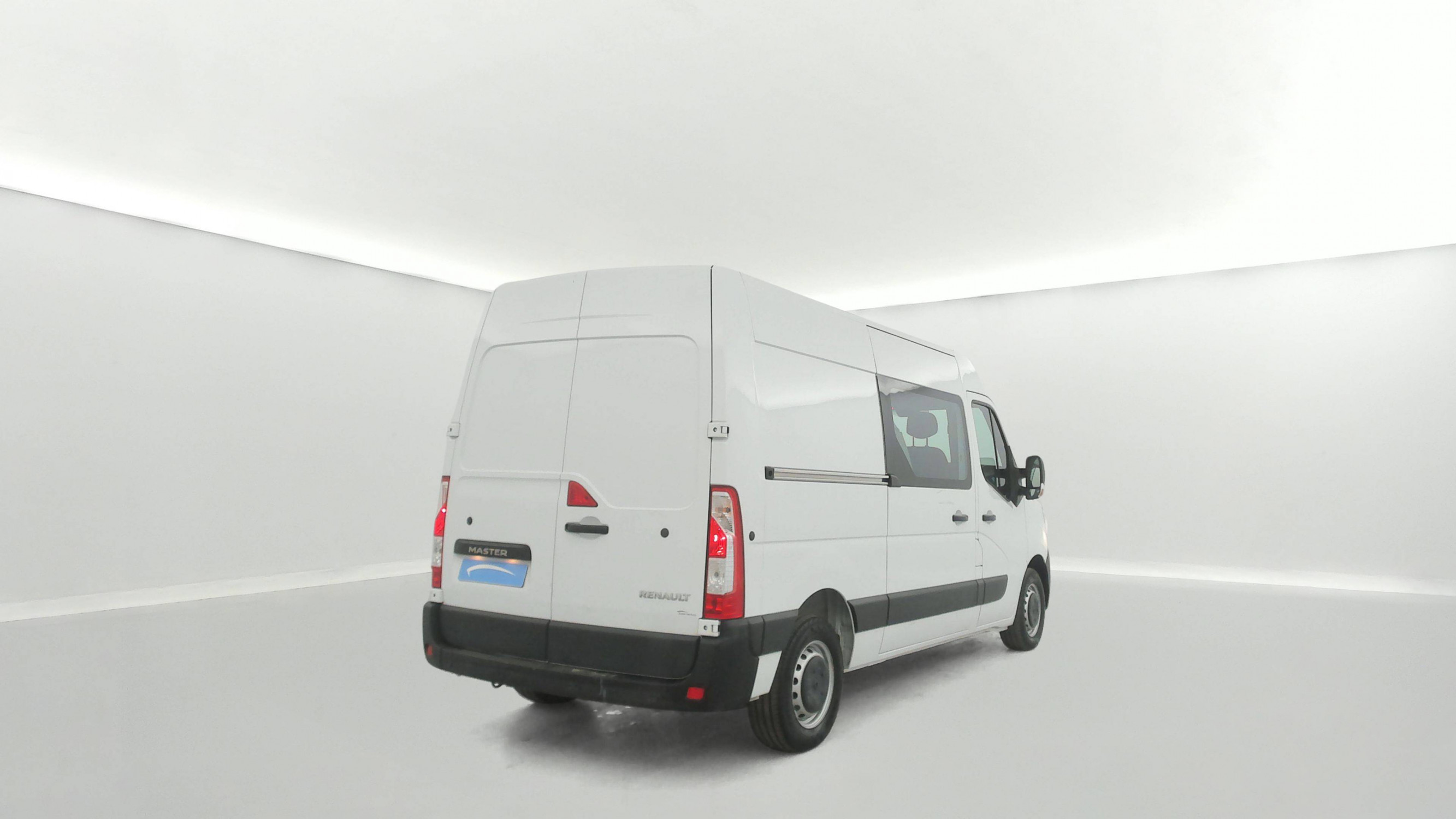 Vente en ligne Renault Master Fourgon MASTER CA TRAC F3300 L2H2 BLUE DCI 135 au prix de 23 790 €