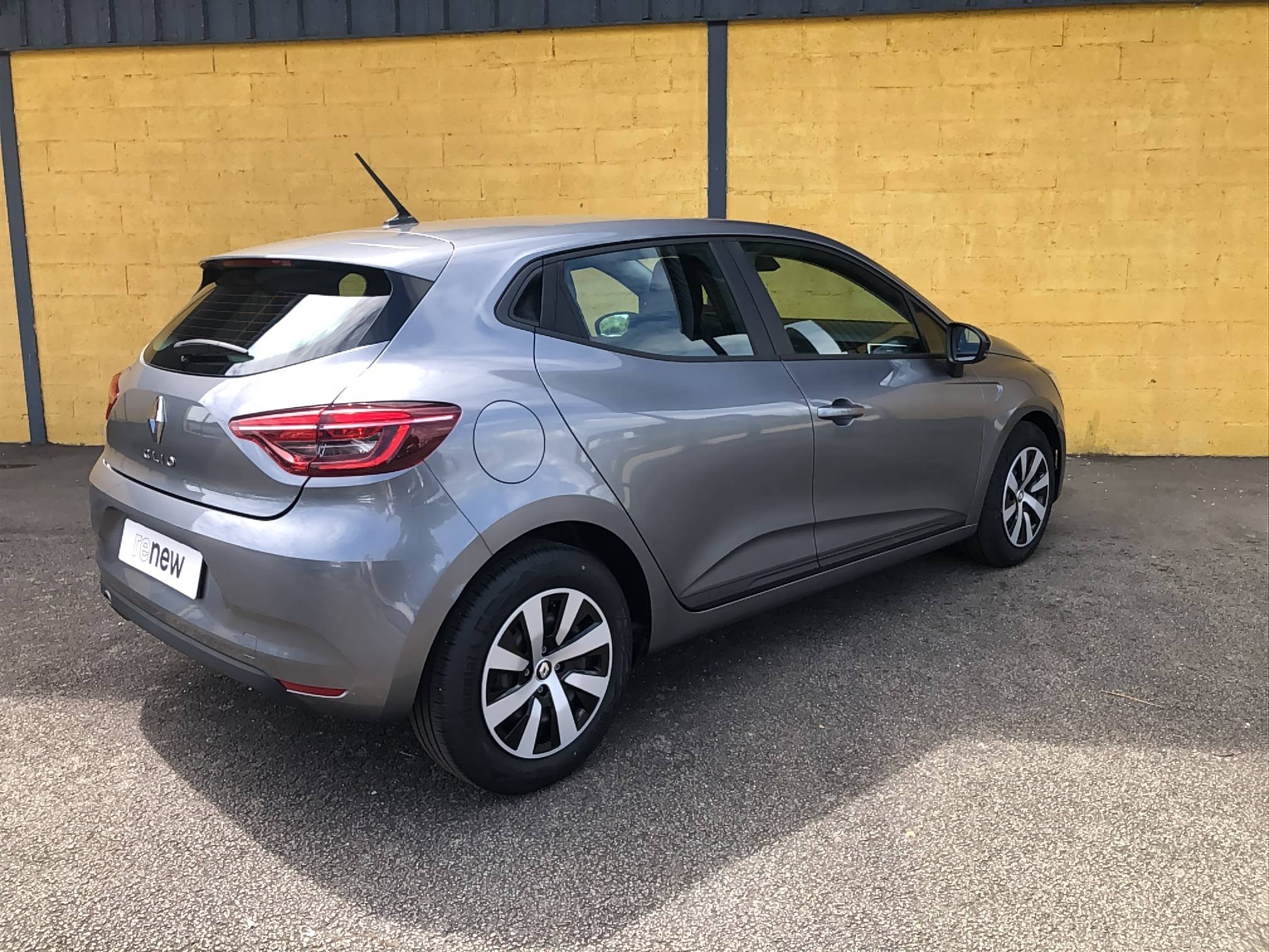 Vente en ligne Renault Clio 5 Clio TCe 90 au prix de 14 990 €