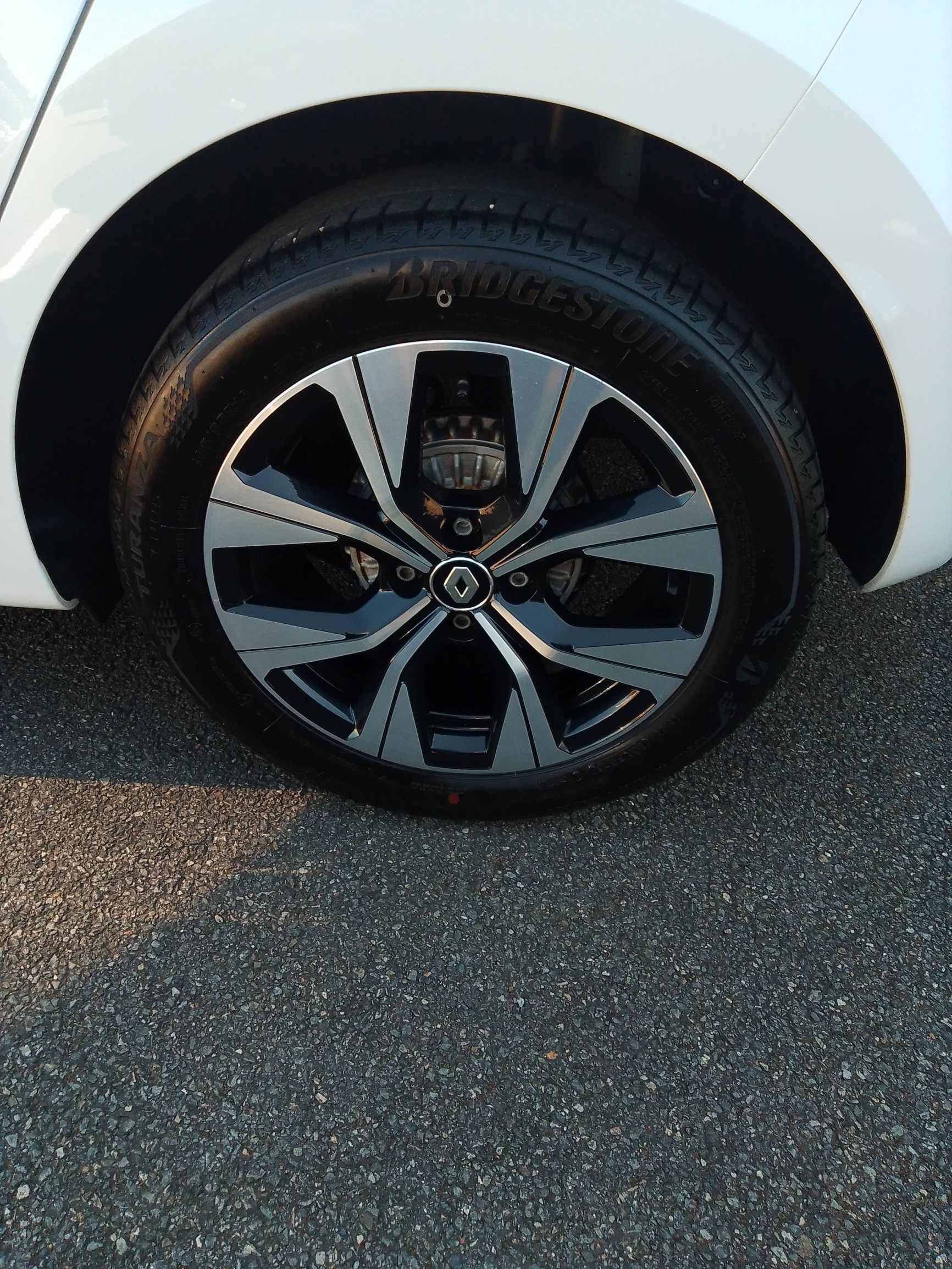 Vente en ligne Renault Clio 5 Clio TCe 90 - 21N au prix de 12 990 €