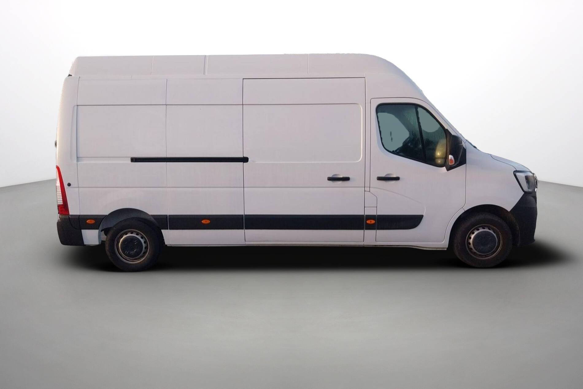 Vente en ligne Renault Master Fourgon MASTER FGN TRAC F3500 L3H3 BLUE DCI 135 au prix de 29 900 €