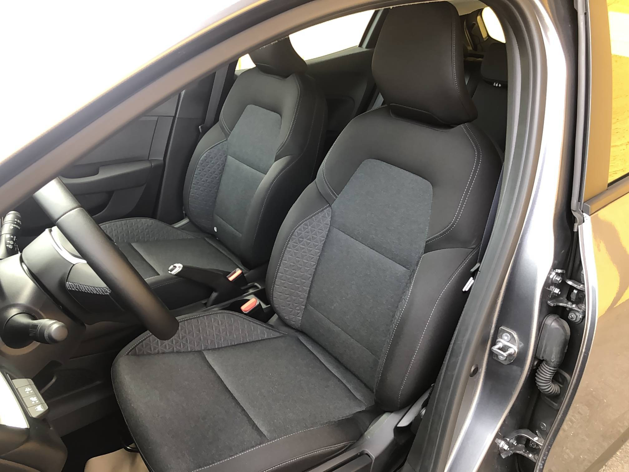 Vente en ligne Renault Clio 5 Clio TCe 90 au prix de 14 990 €