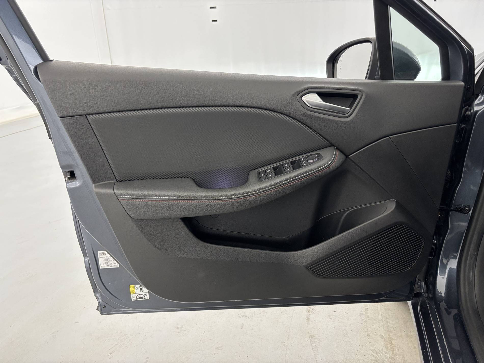Vente en ligne Renault Clio 5 Clio E-Tech 140 - 21N au prix de 17 990 €