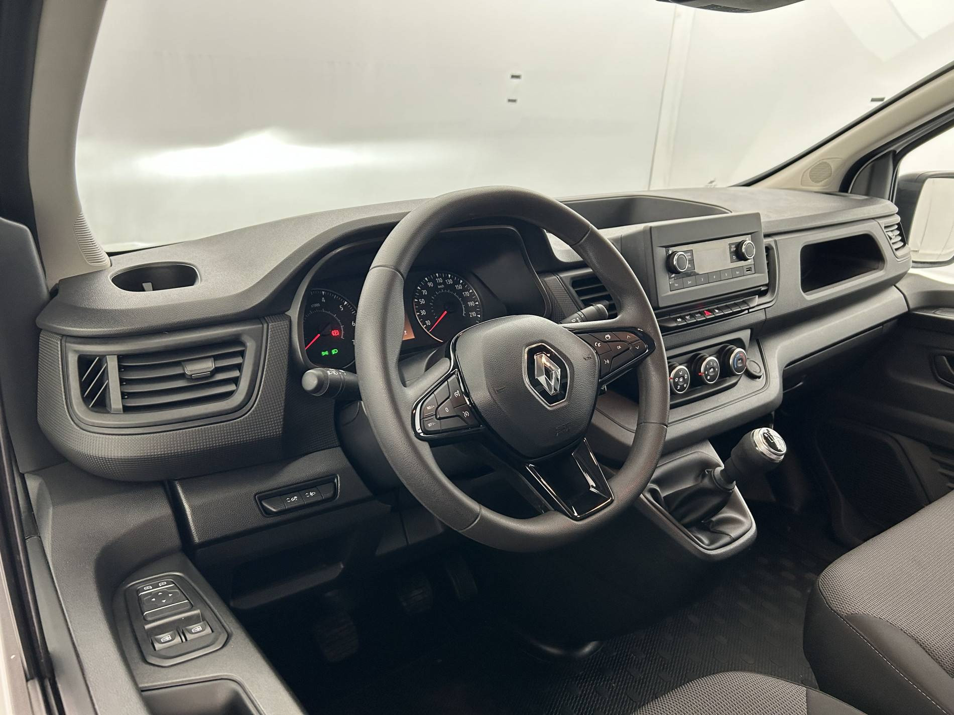 Vente en ligne Renault Trafic 3 Fourgon TRAFIC FGN L2H1 3000 KG BLUE DCI 130 au prix de 23 490 €