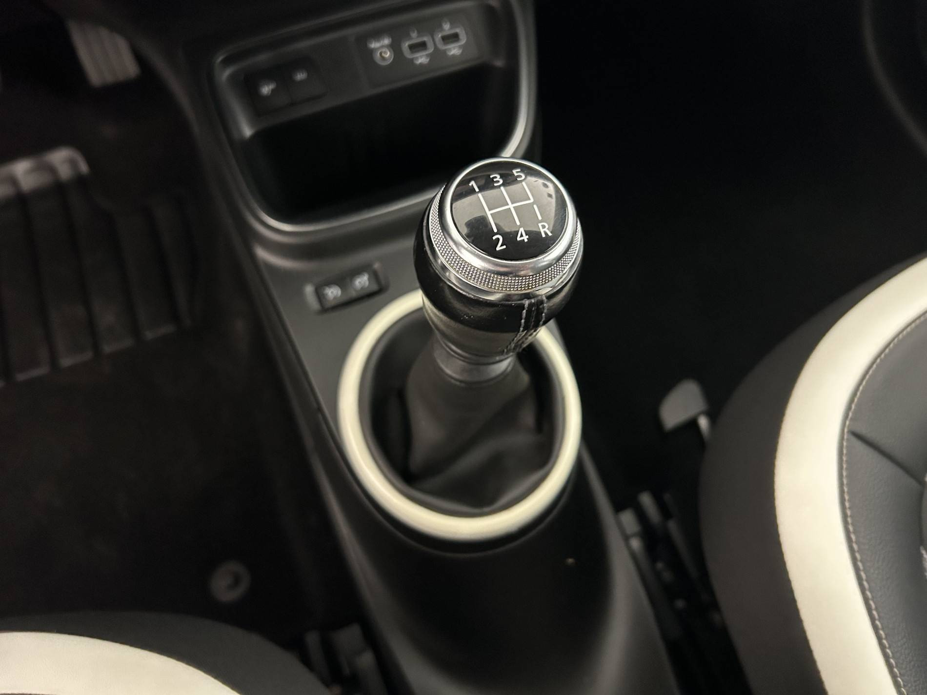 Vente en ligne Renault Twingo 3  TCe 95 au prix de 11 790 €