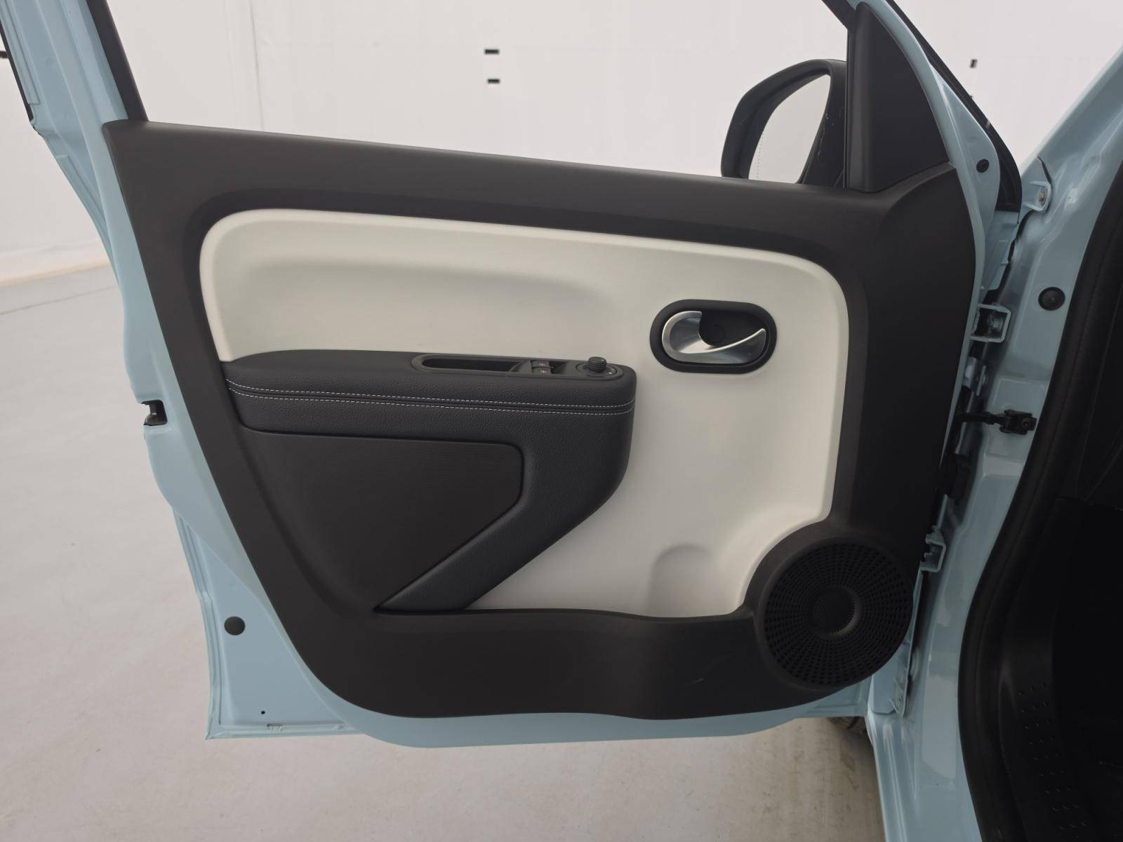 Vente en ligne Renault Twingo Electrique Twingo III E-Tech au prix de 14 490 €