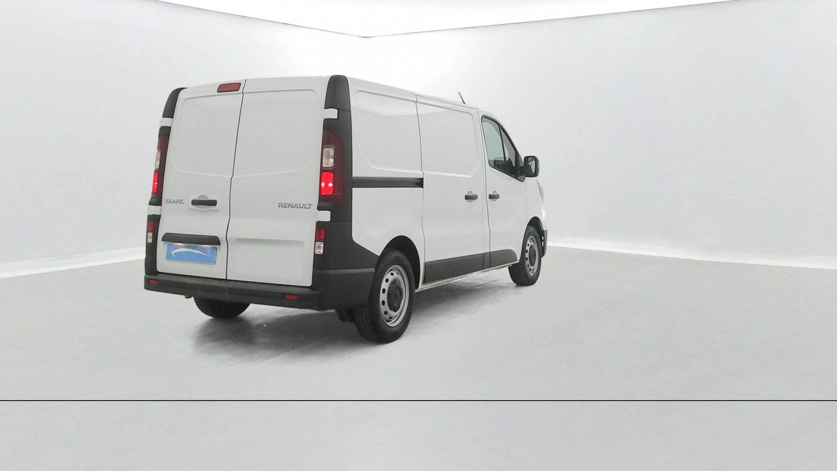 Vente en ligne Renault Trafic 3 Fourgon TRAFIC FG BLUE DCI 130 L1H1 3T GSR2 au prix de 23 999 €