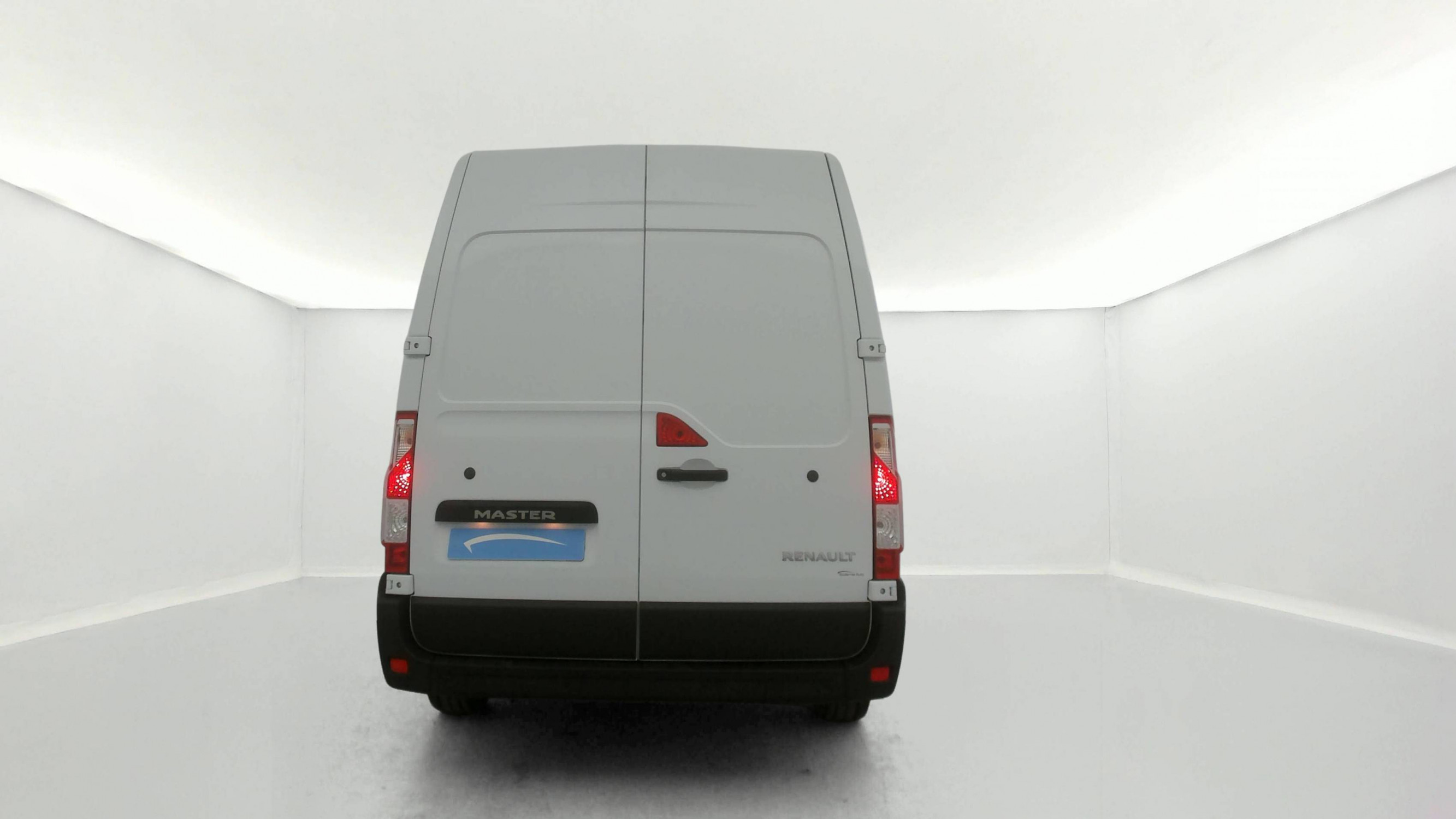 Vente en ligne Renault Master Fourgon MASTER FGN TRAC F3500 L2H2 BLUE DCI 135 au prix de 26 990 €
