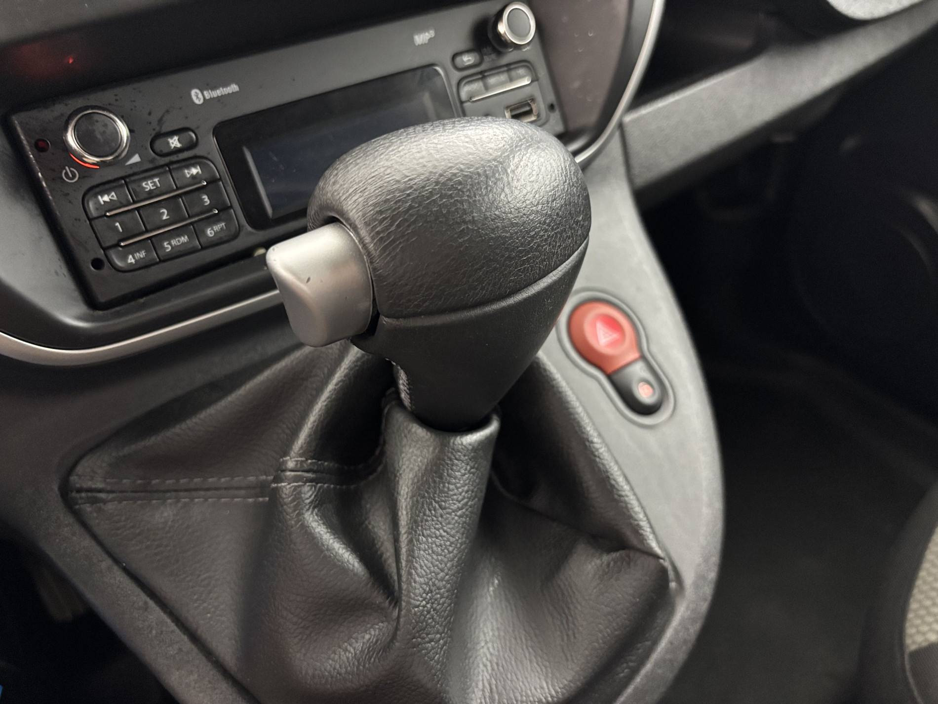 Vente en ligne Renault Kangoo Electrique KANGOO Z.E. 33 au prix de 11 990 €