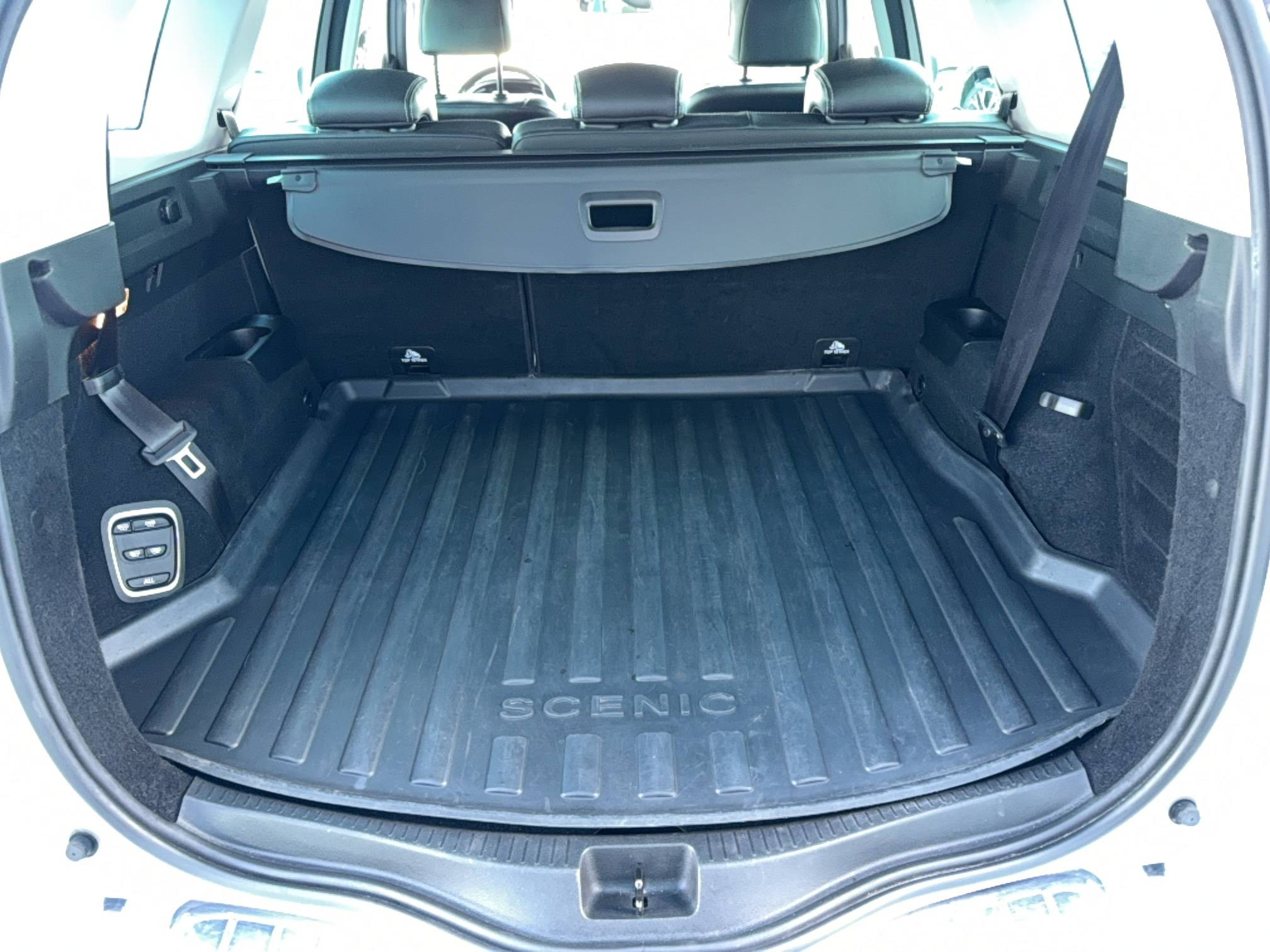 Vente en ligne Renault Grand Scenic 4 Grand Scenic Blue dCi 120 EDC au prix de 14 490 €