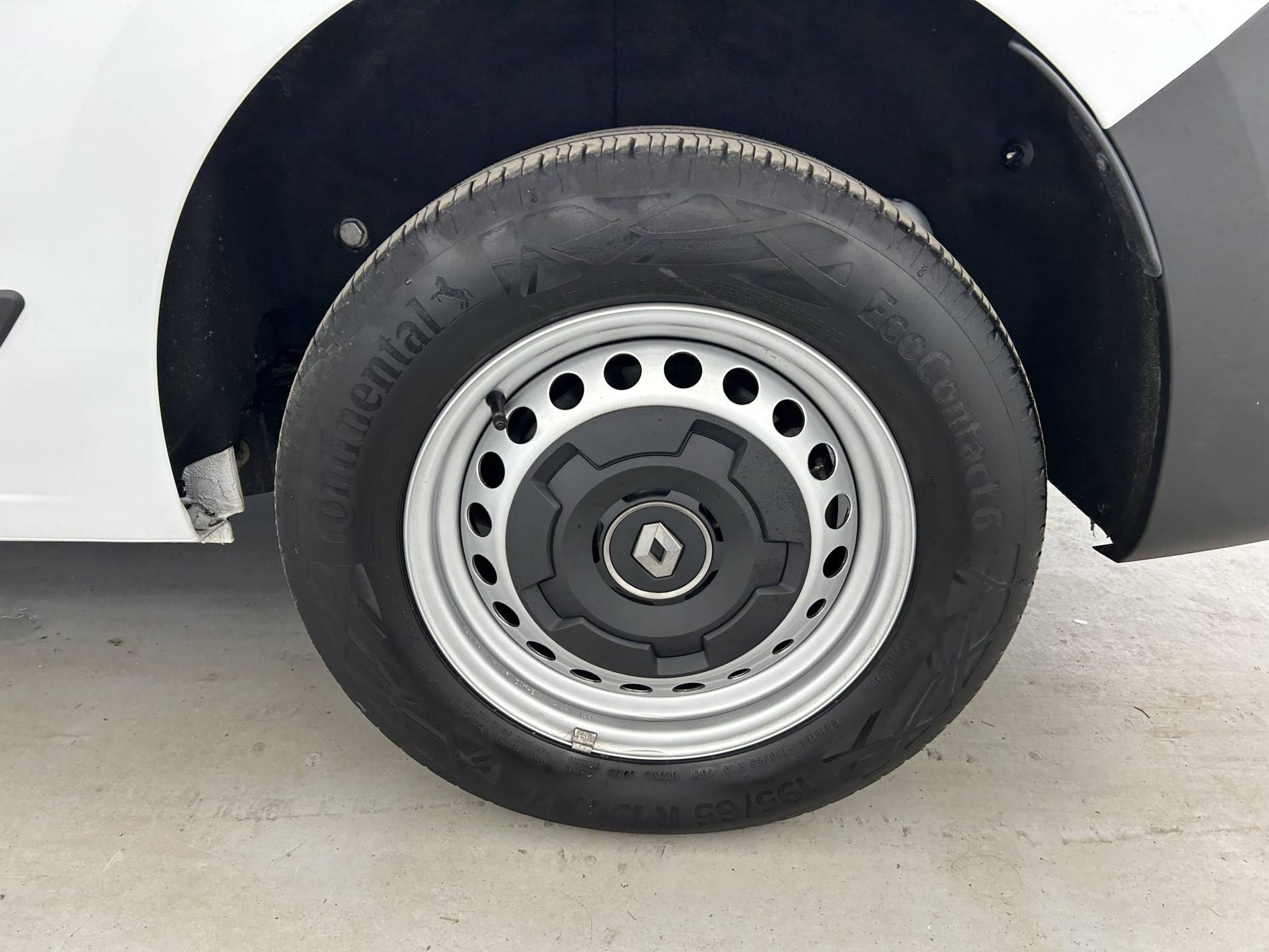 Vente en ligne Renault Kangoo Van  BLUE DCI 95 au prix de 19 890 €