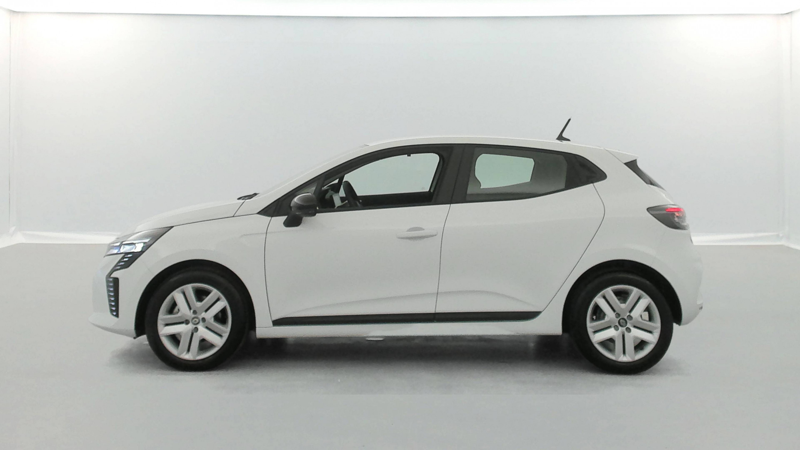 Vente en ligne Renault Clio 5 Clio Blue dCi 100 ch GSR2 au prix de 18 791 €