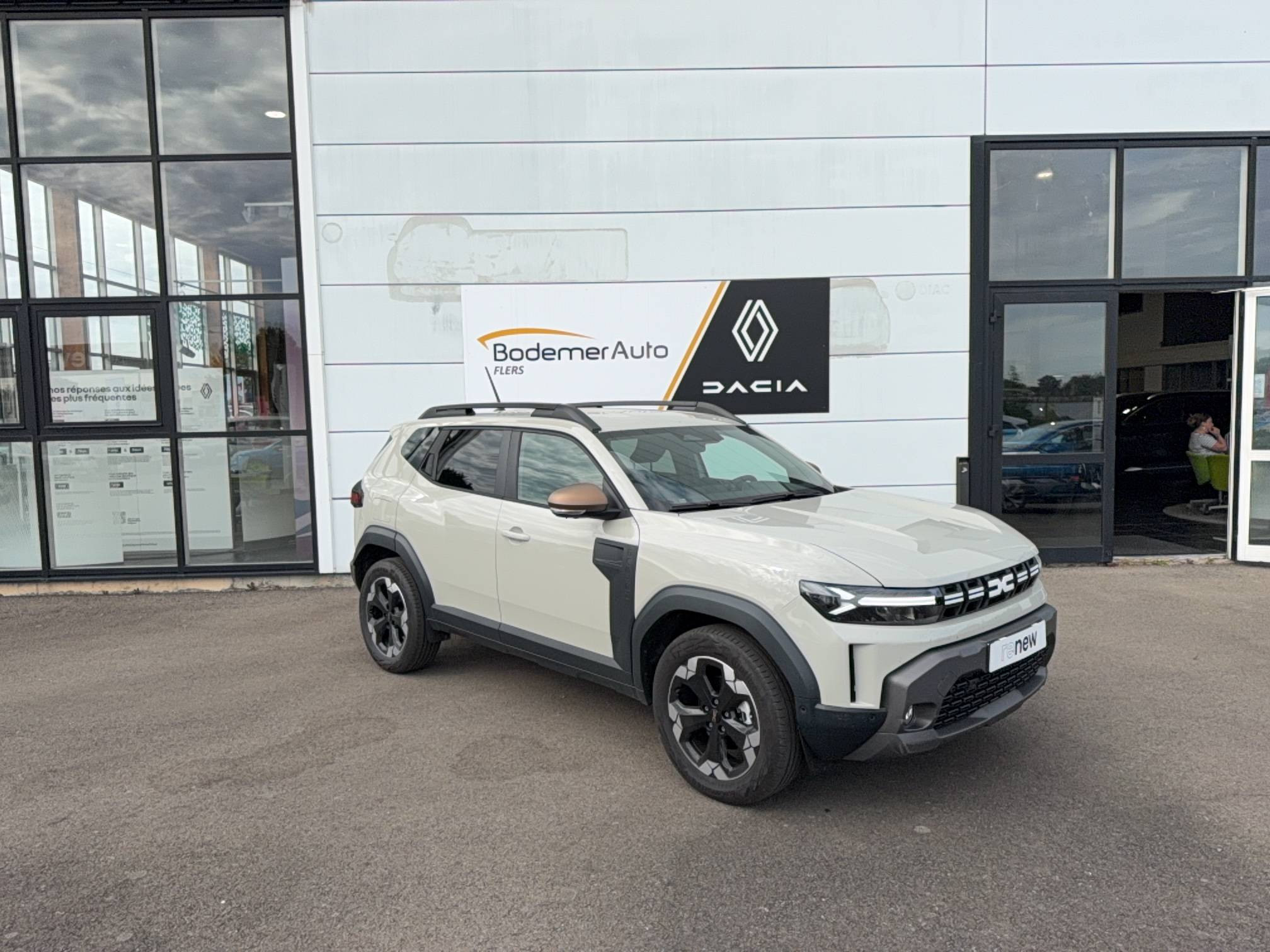 Vente en ligne Dacia Duster  Hybrid 155 au prix de 29 980 €