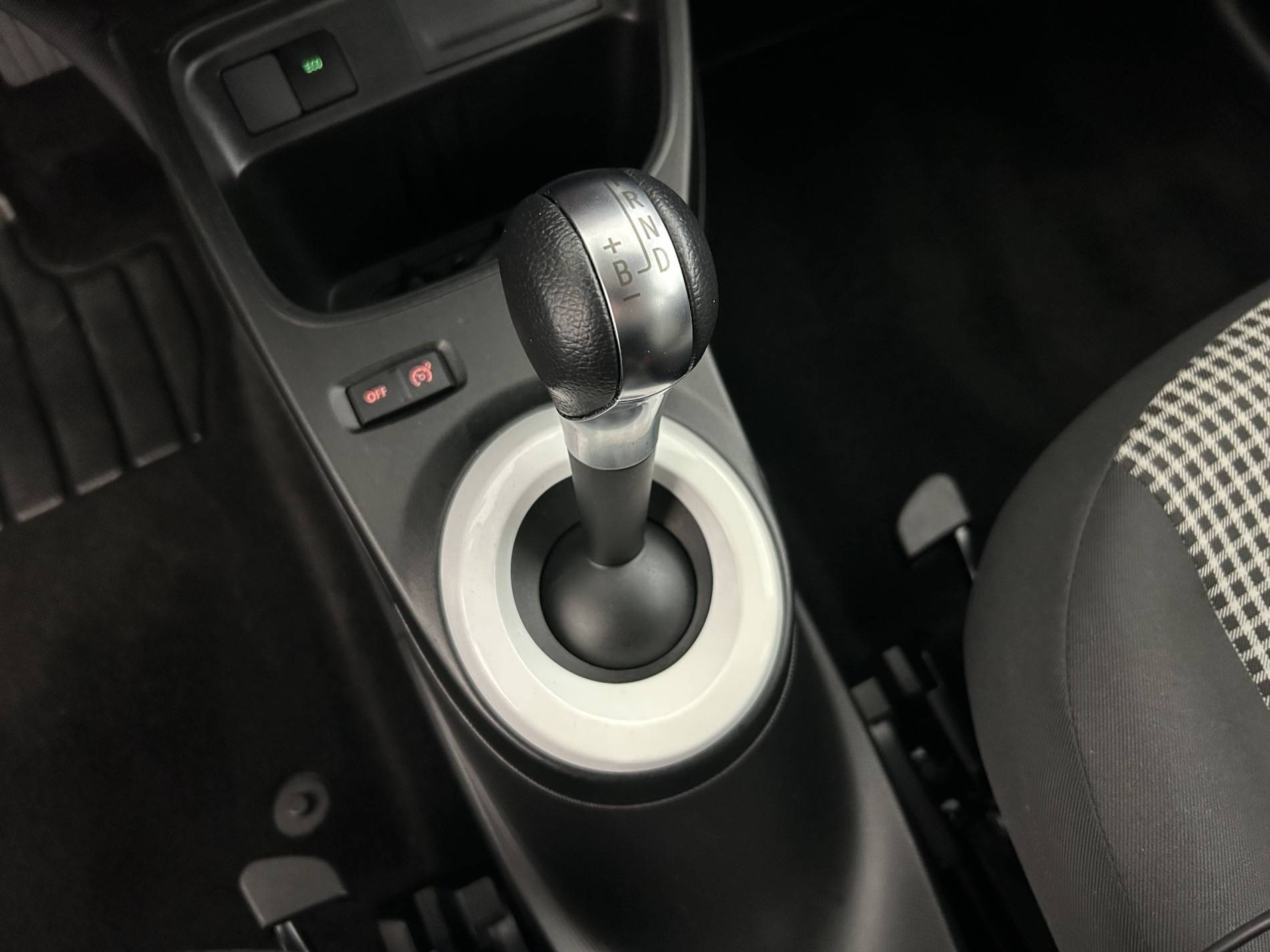 Vente en ligne Renault Twingo Electrique Twingo III E-Tech au prix de 11 990 €