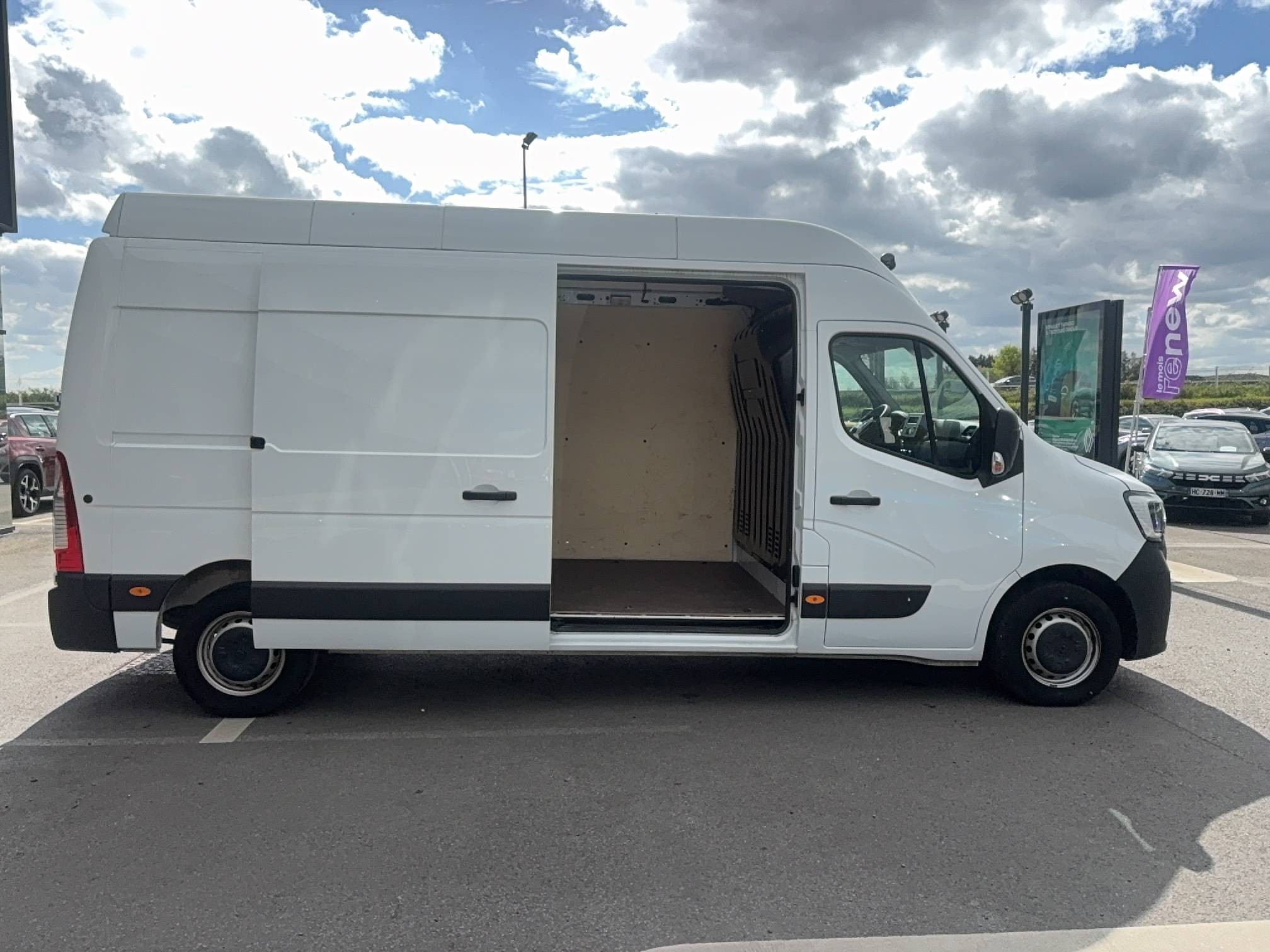 Vente en ligne Renault Master Fourgon MASTER FGN TRAC F3500 L3H3 BLUE DCI 135 au prix de 27 000 €