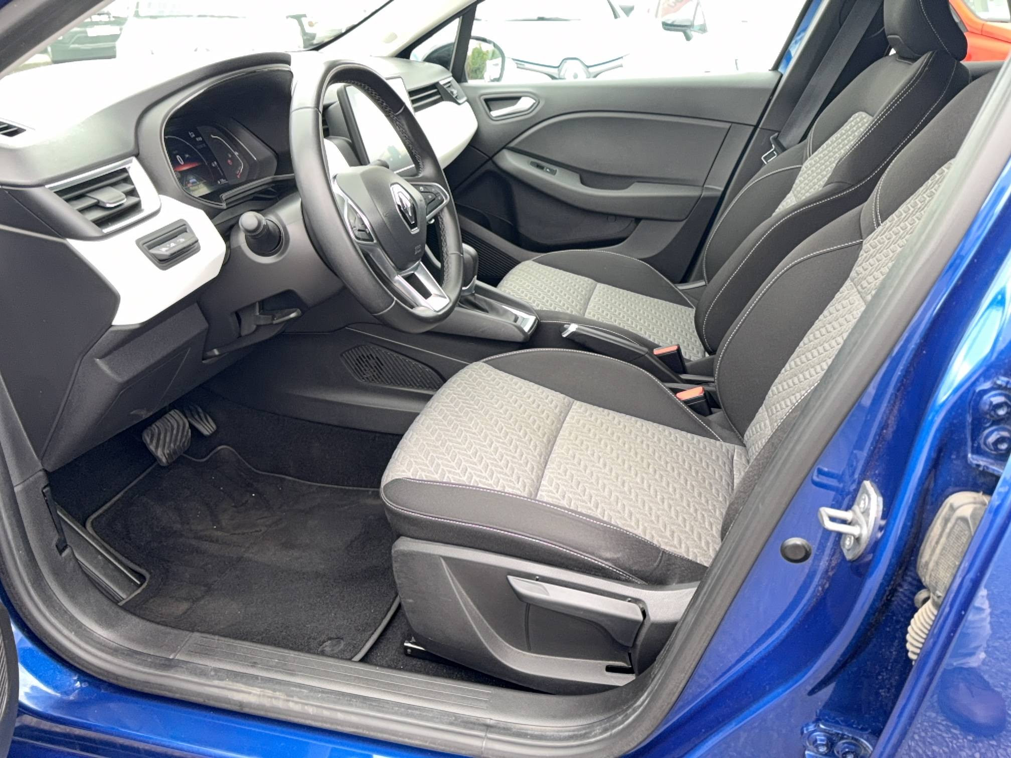 Vente en ligne Renault Clio 5 Clio E-Tech full hybrid 145 au prix de 16 490 €
