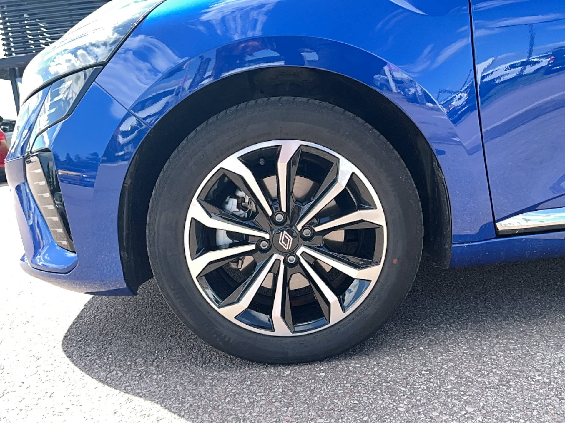 Vente en ligne Renault Clio 5 Clio E-Tech full hybrid 145 au prix de 20 791 €