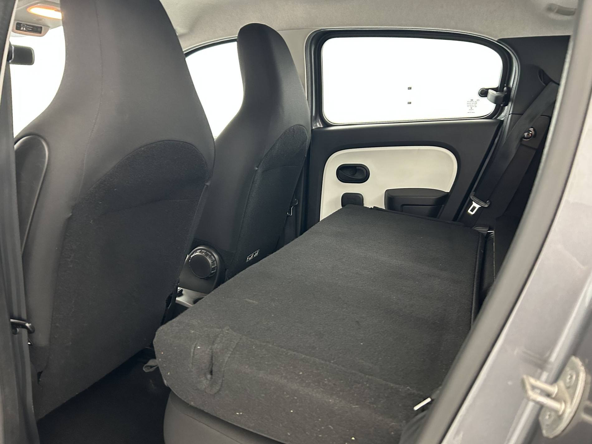 Vente en ligne Renault Twingo 3  1.0 SCe 70 E6 au prix de 8 990 €