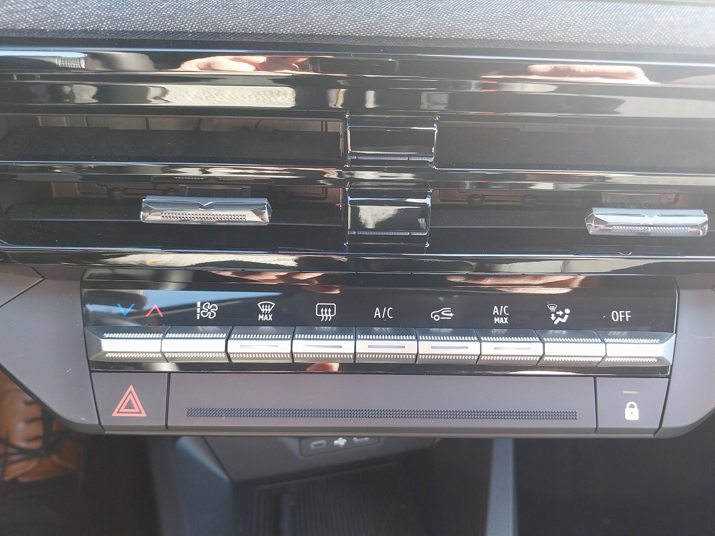 Vente en ligne Renault Clio 6 Clio E-Tech full hybrid 160 ch au prix de 24 980 €