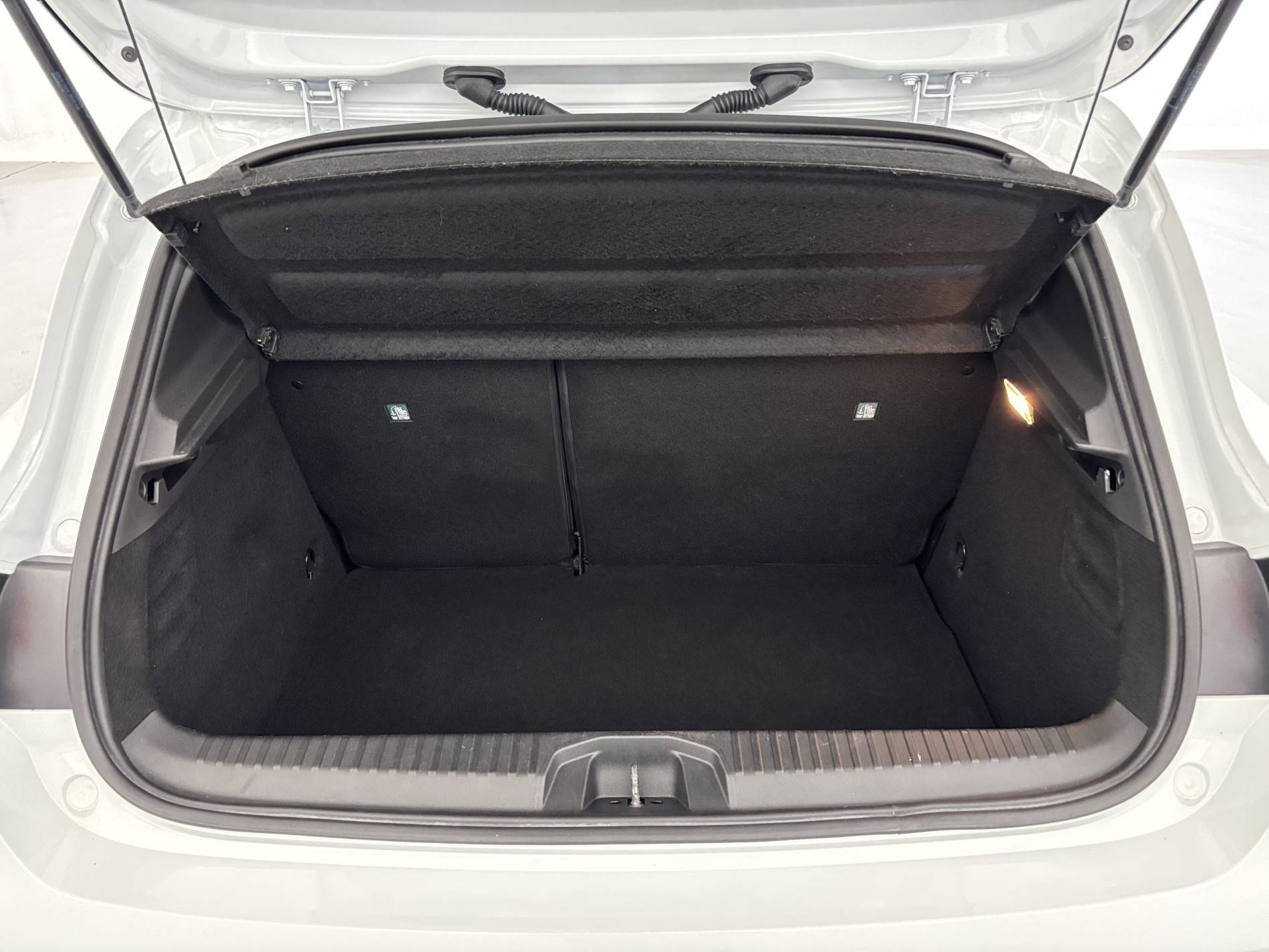 Vente en ligne Renault Clio 5 Clio E-Tech 140 - 21 au prix de 14 890 €