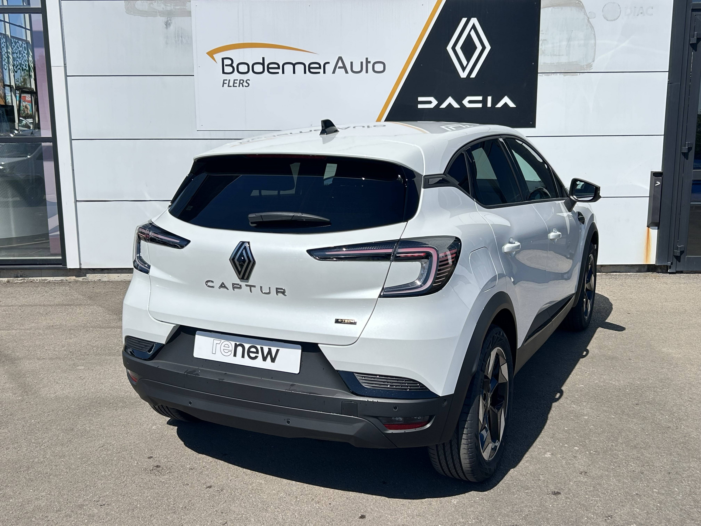 Vente en ligne Renault Captur  E-Tech full hybrid 160 ch au prix de 29 890 €