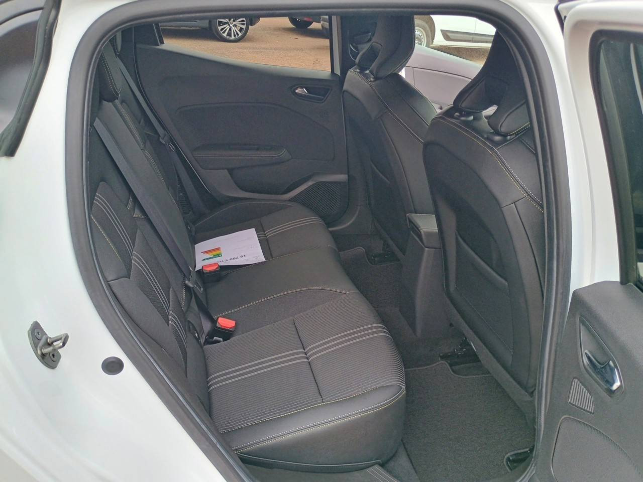 Vente en ligne Renault Clio 5 Clio E-Tech full hybrid 145 au prix de 19 790 €