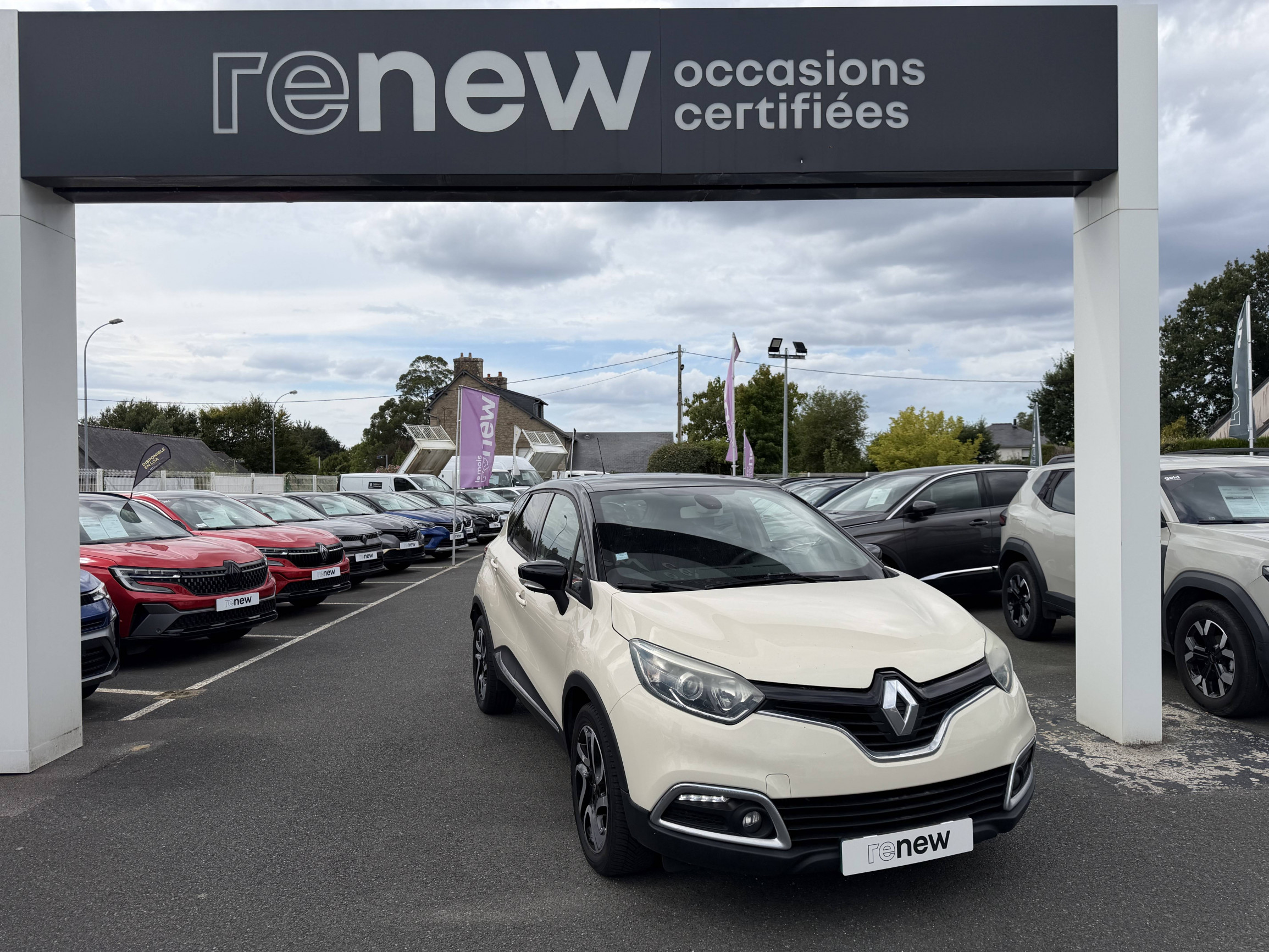 Renault Captur  dCi 90 Energy S&S eco² occasion de 2014 en vente à Lannion