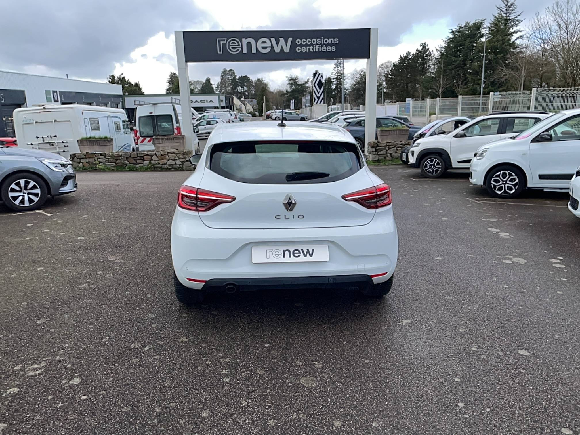 Vente en ligne Renault Clio 5 Clio TCe 90 - 21 au prix de 12 590 €