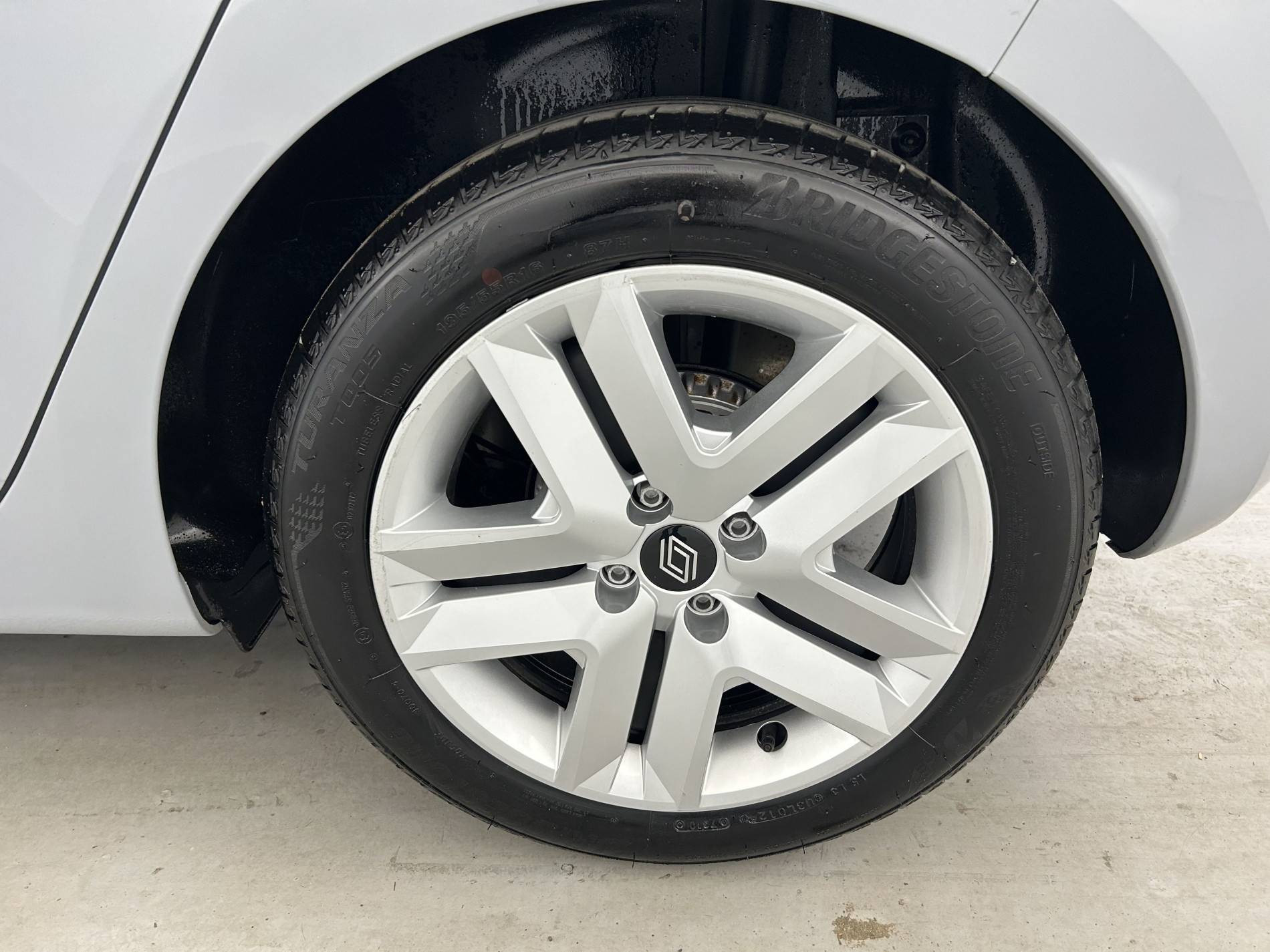 Vente en ligne Renault Clio 5 Clio TCe 90 au prix de 15 490 €