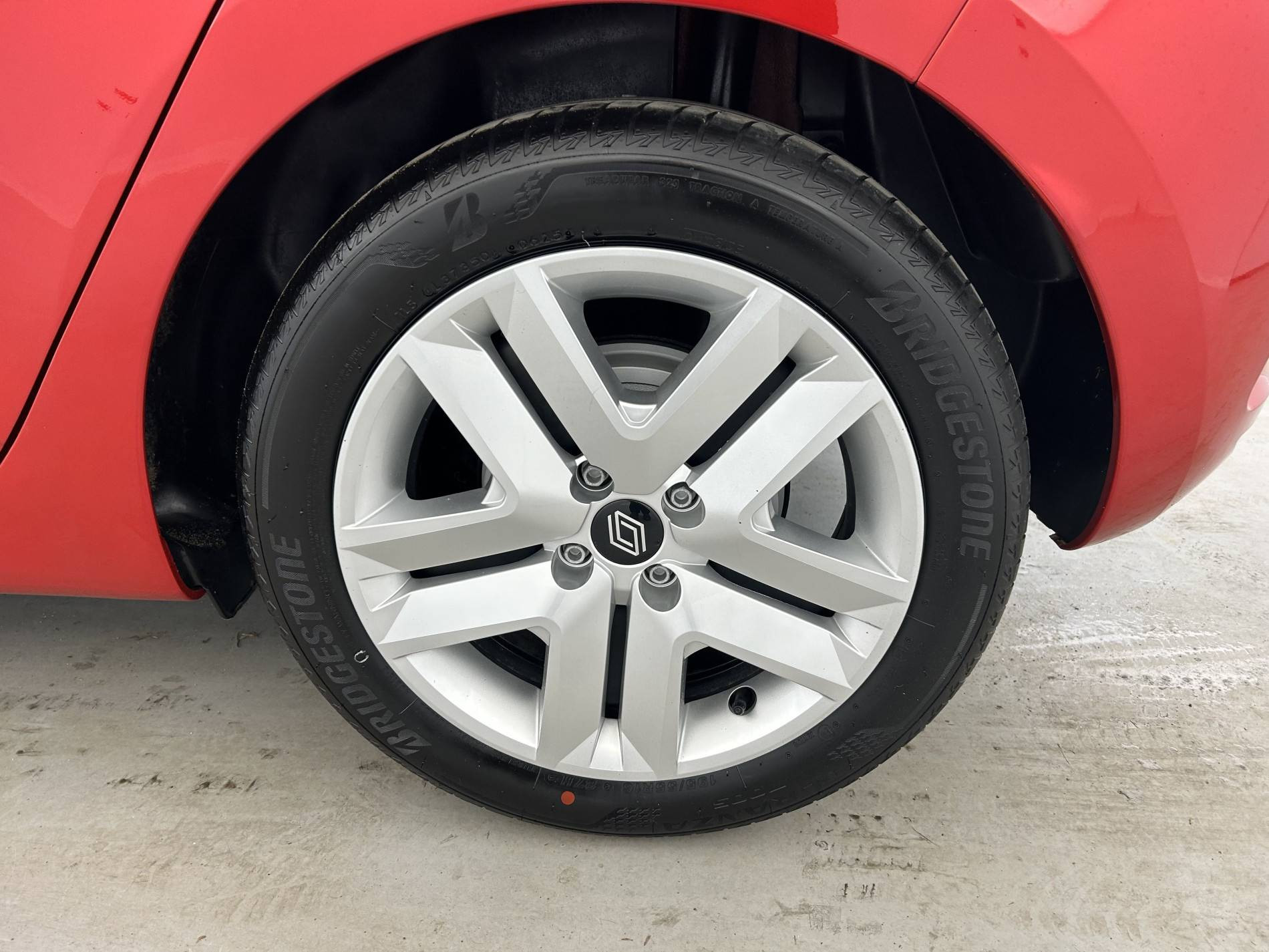 Vente en ligne Renault Clio 5 Clio E-Tech full hybrid 145 ch GSR2 au prix de 20 490 €