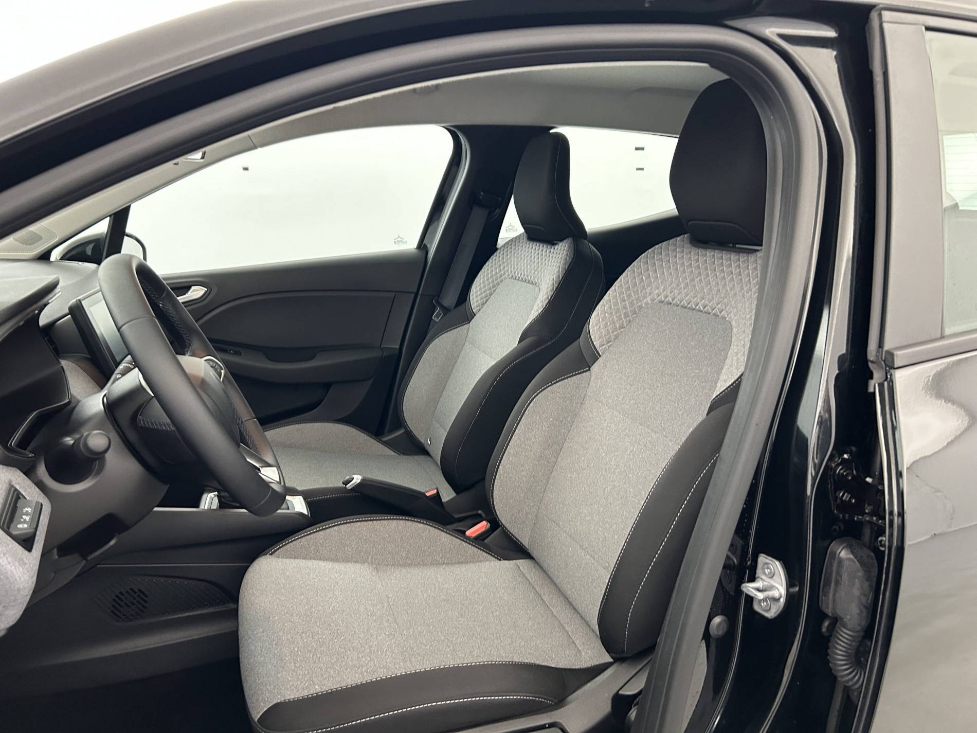 Vente en ligne Renault Clio 5 Clio E-Tech full hybrid 145 ch GSR2 au prix de 19 980 €