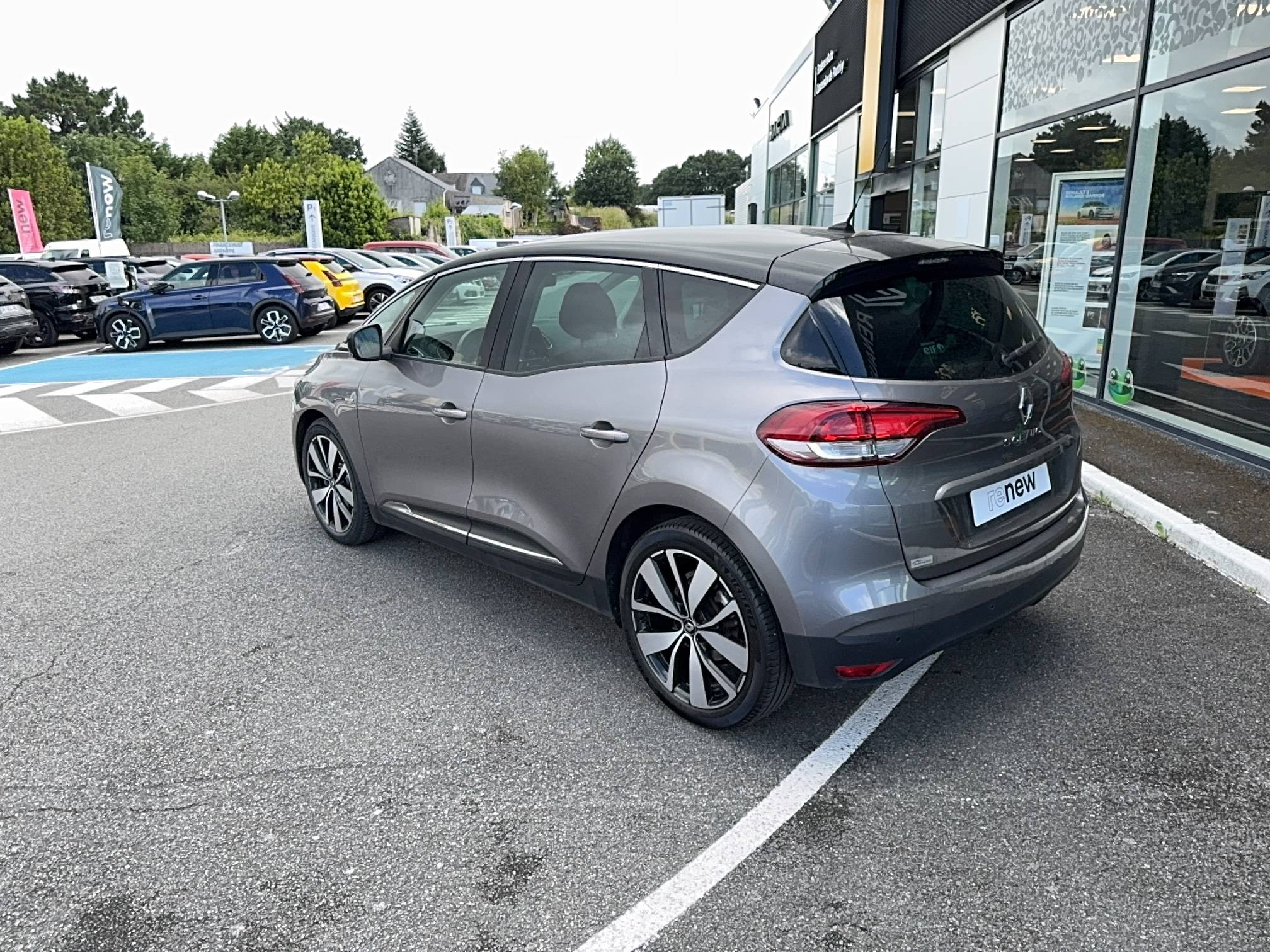Vente en ligne Renault Scenic 4 Scenic Blue dCi 120 au prix de 14 290 €