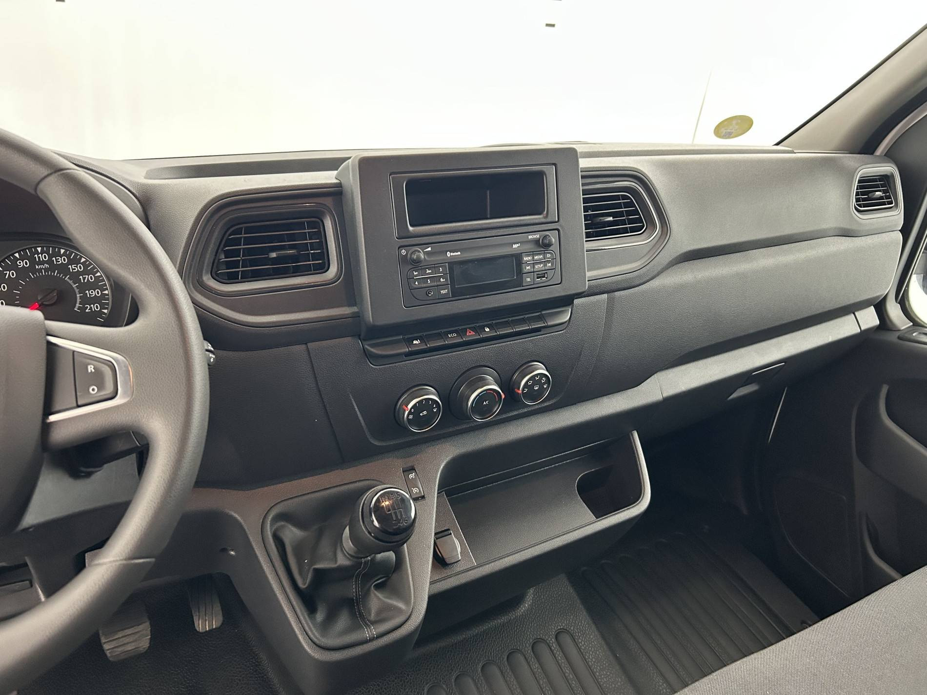 Vente en ligne Renault Master Fourgon MASTER FGN TRAC F3500 L3H3 BLUE DCI 135 au prix de 28 990 €