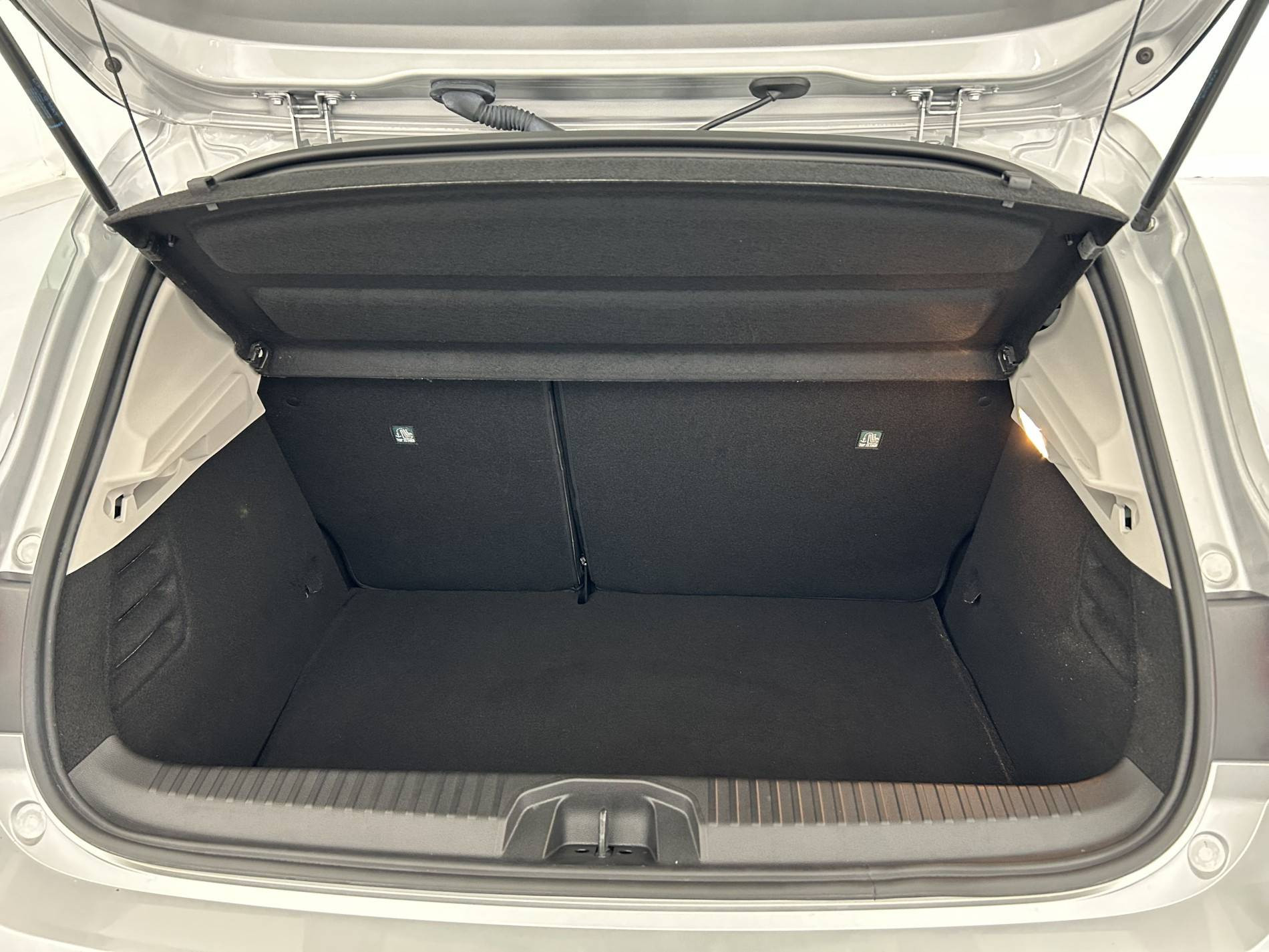 Vente en ligne Renault Clio 5 Clio E-Tech 140 - 21N au prix de 16 791 €