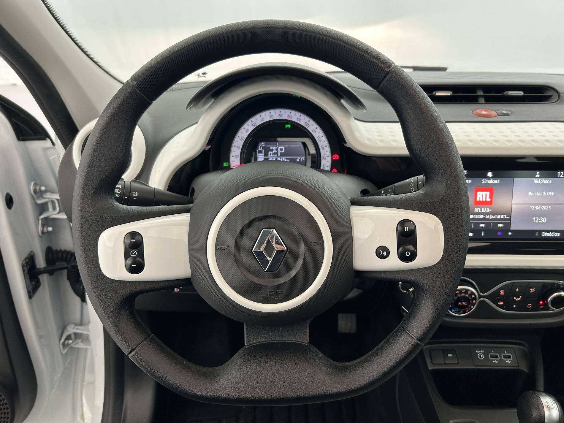 Vente en ligne Renault Twingo Electrique Twingo III E-Tech au prix de 11 990 €