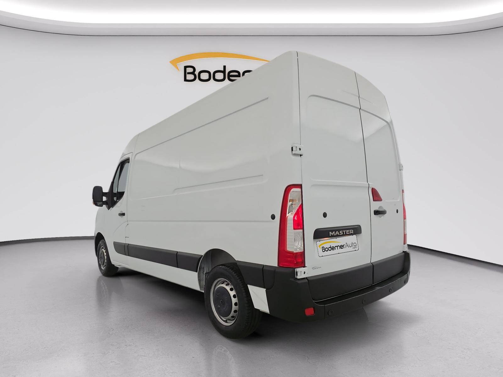 Vente en ligne Renault Master Fourgon MASTER FGN TRAC F3500 L2H2 BLUE DCI 135 au prix de 20 980 €