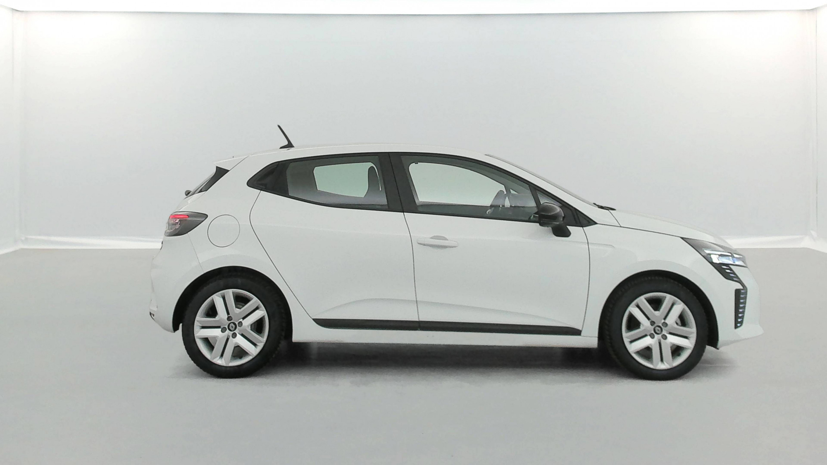 Vente en ligne Renault Clio 5 Clio E-Tech full hybrid 145 au prix de 18 290 €