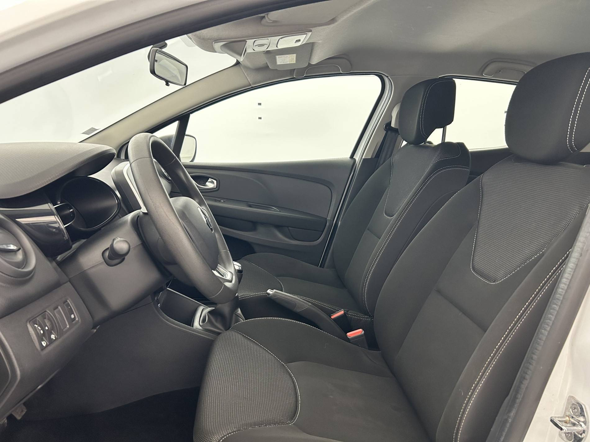 Vente en ligne Renault Clio 4 CLIO SOCIETE DCI 75 ENERGY au prix de 7 790 €
