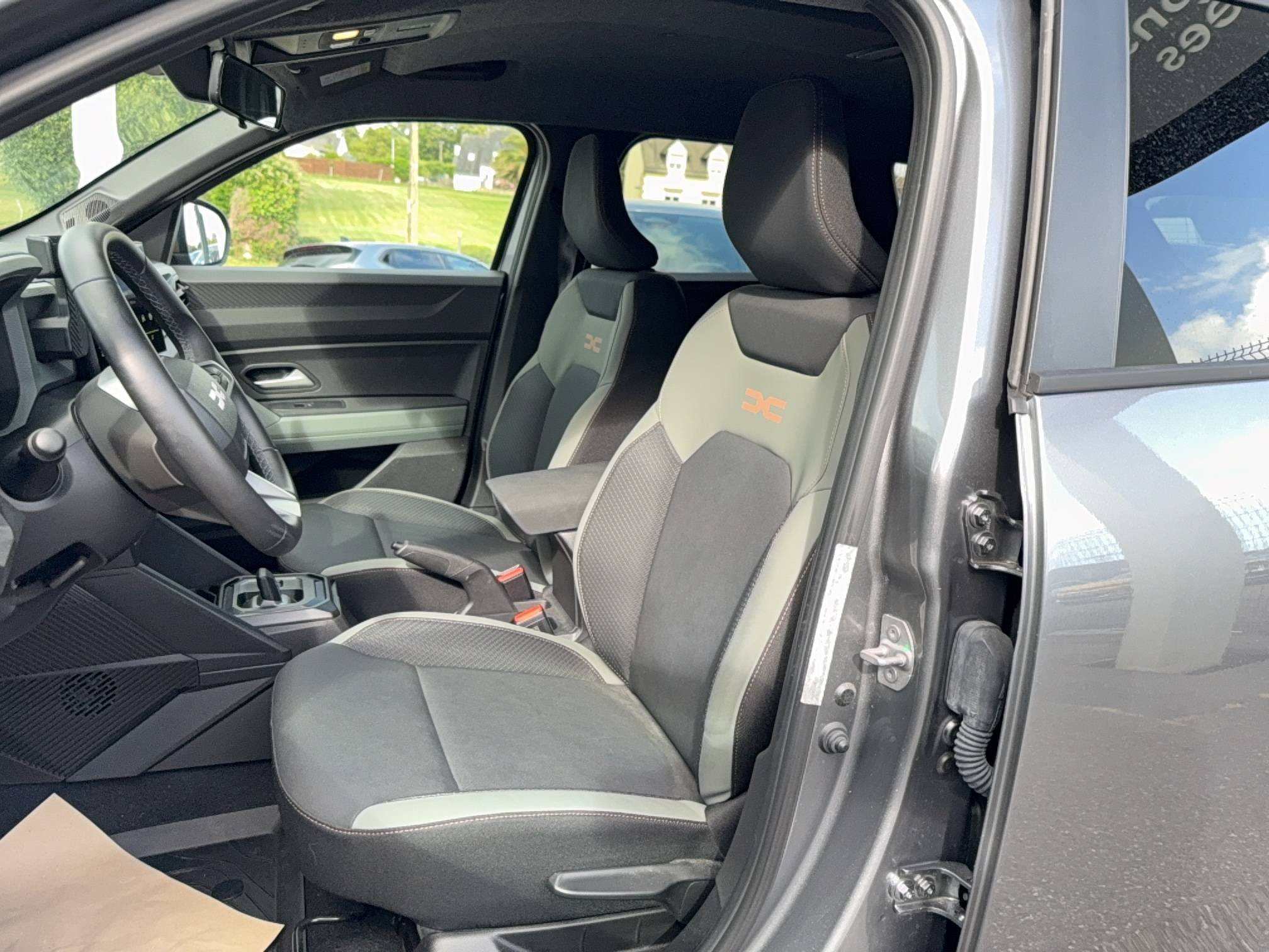 Vente en ligne Dacia Duster  Hybrid 140 au prix de 26 240 €