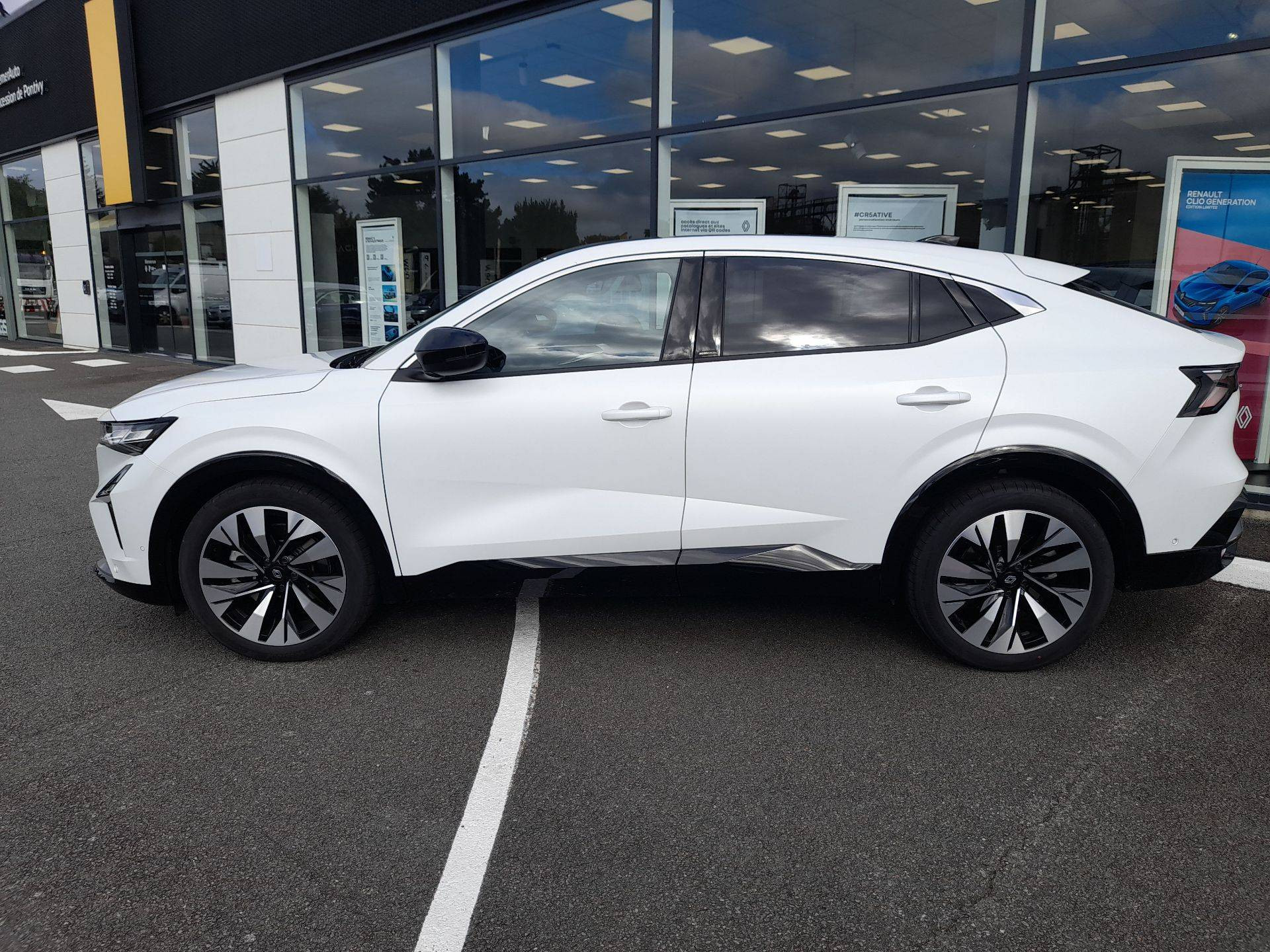 Vente en ligne Renault Rafale  E-Tech full hybrid 200 au prix de 35 990 €