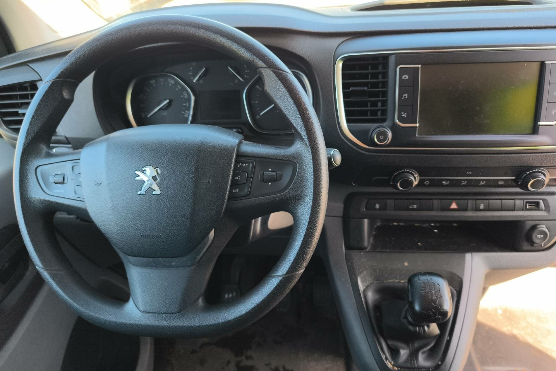Vente en ligne Peugeot Expert EXPERT FGN TOLE STANDARD BLUEHDI 115 S&S BVM6 au prix de 15 490 €