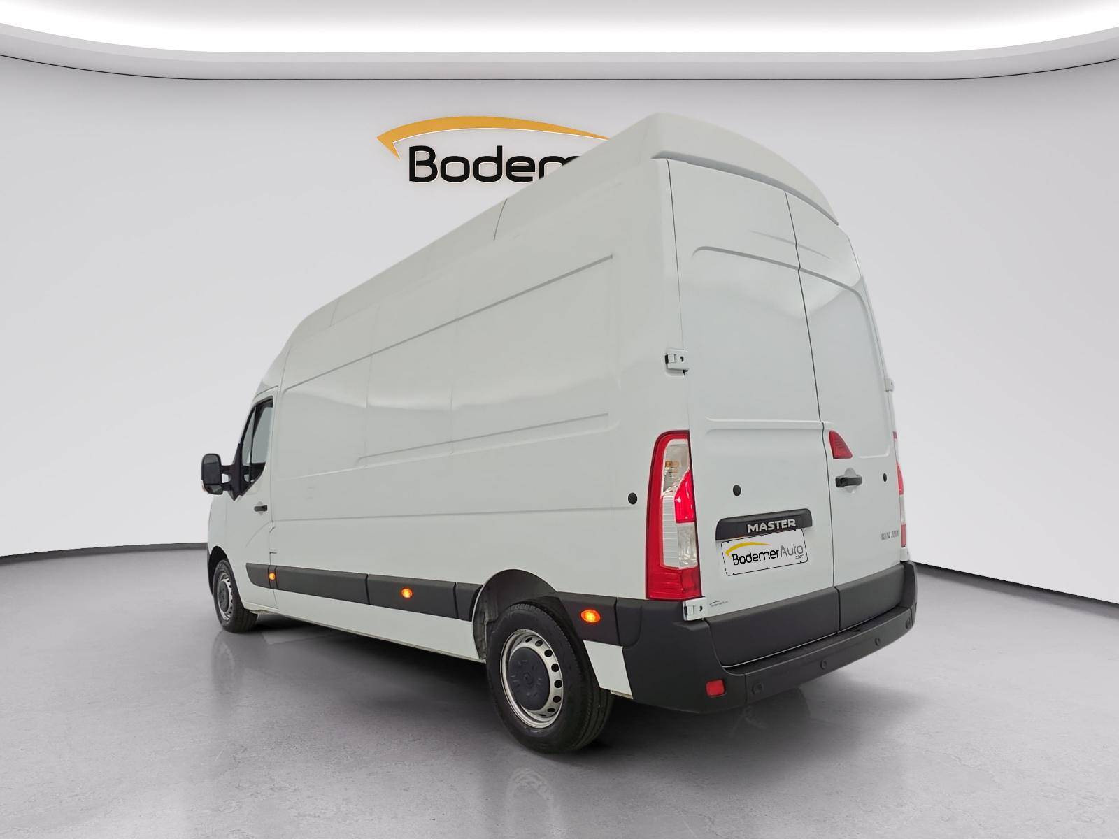 Vente en ligne Renault Master Fourgon MASTER FGN TRAC F3500 L3H3 BLUE DCI 135 au prix de 26 990 €