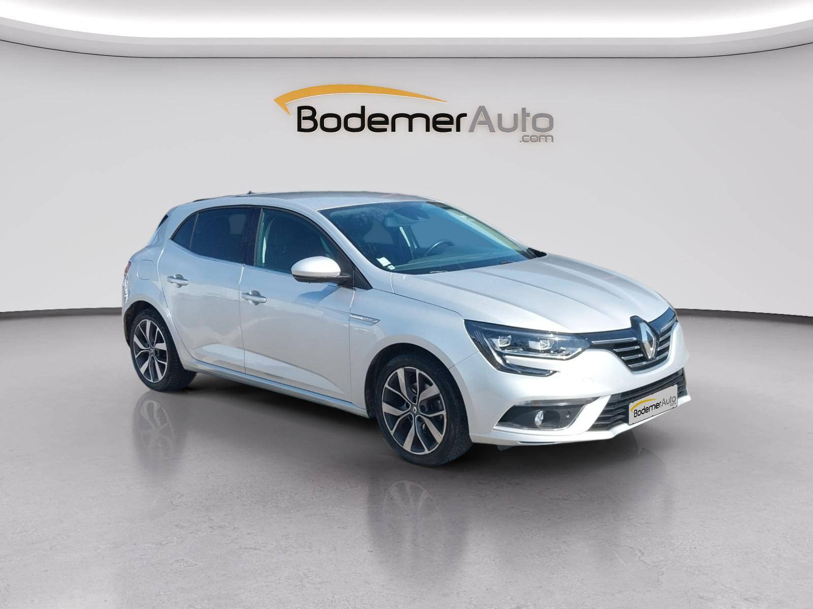 Vente en ligne Renault Megane 4 Mégane IV Berline TCe 130 Energy EDC au prix de 11 990 €